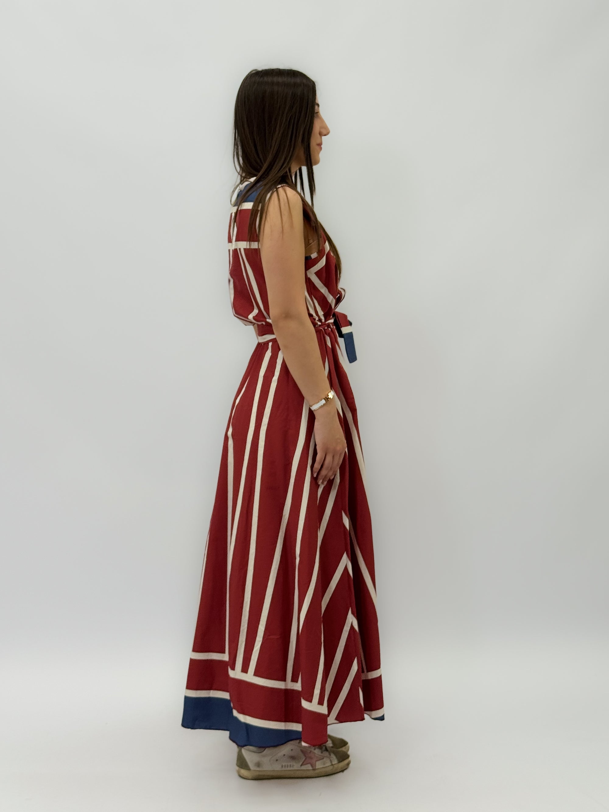 Abito con fantasia con cintura