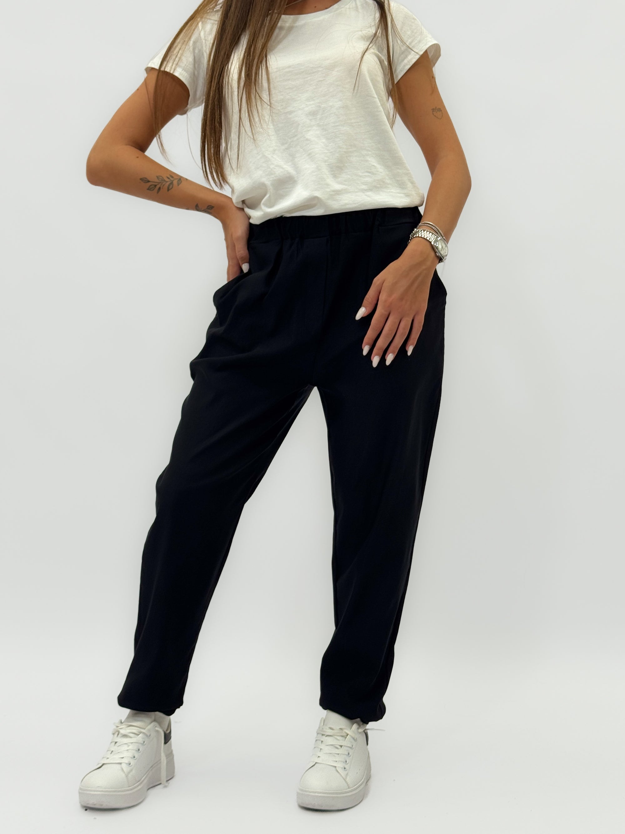 Pantaloni jogger con elastico in vita