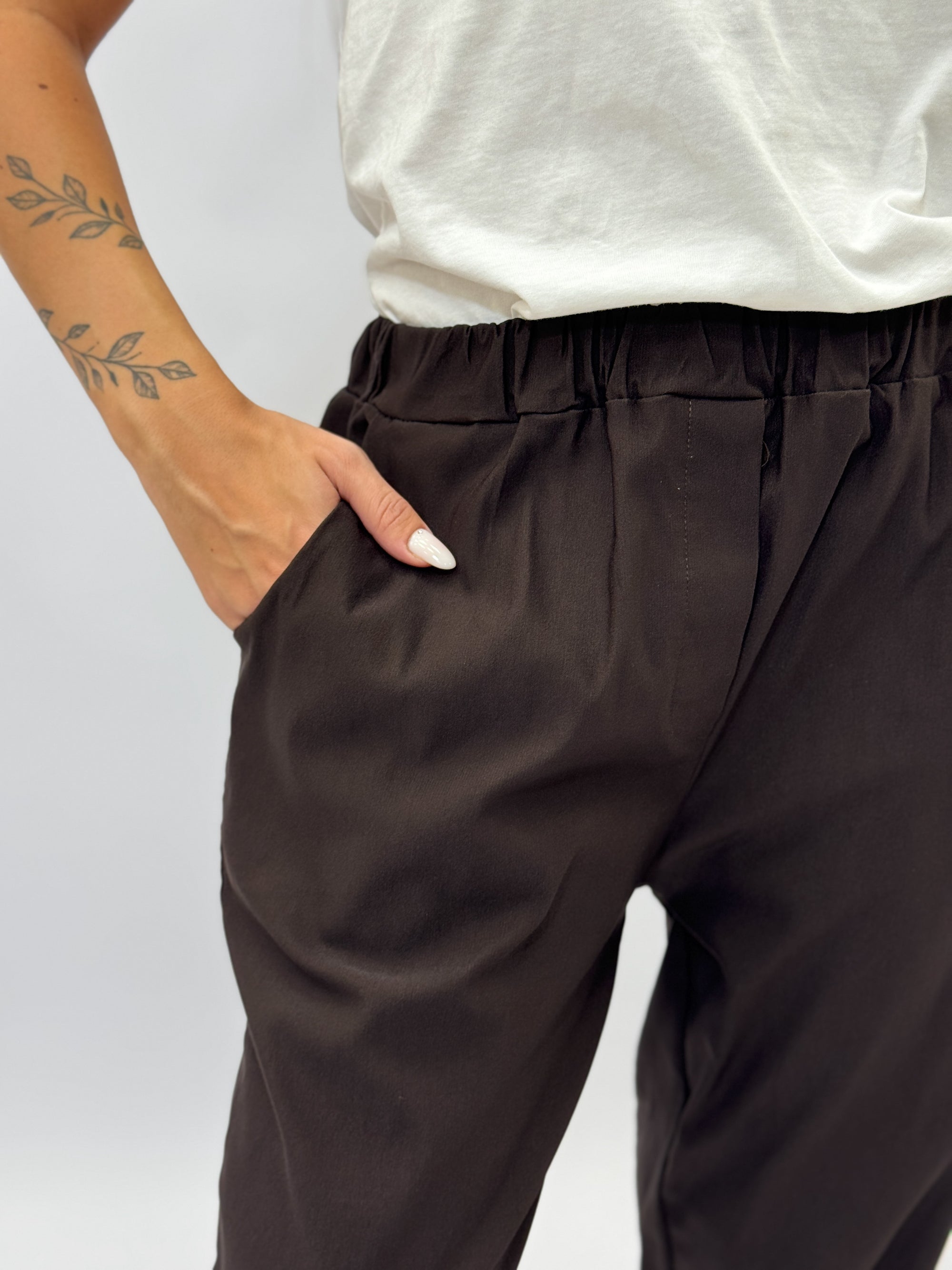 Pantaloni jogger con elastico in vita