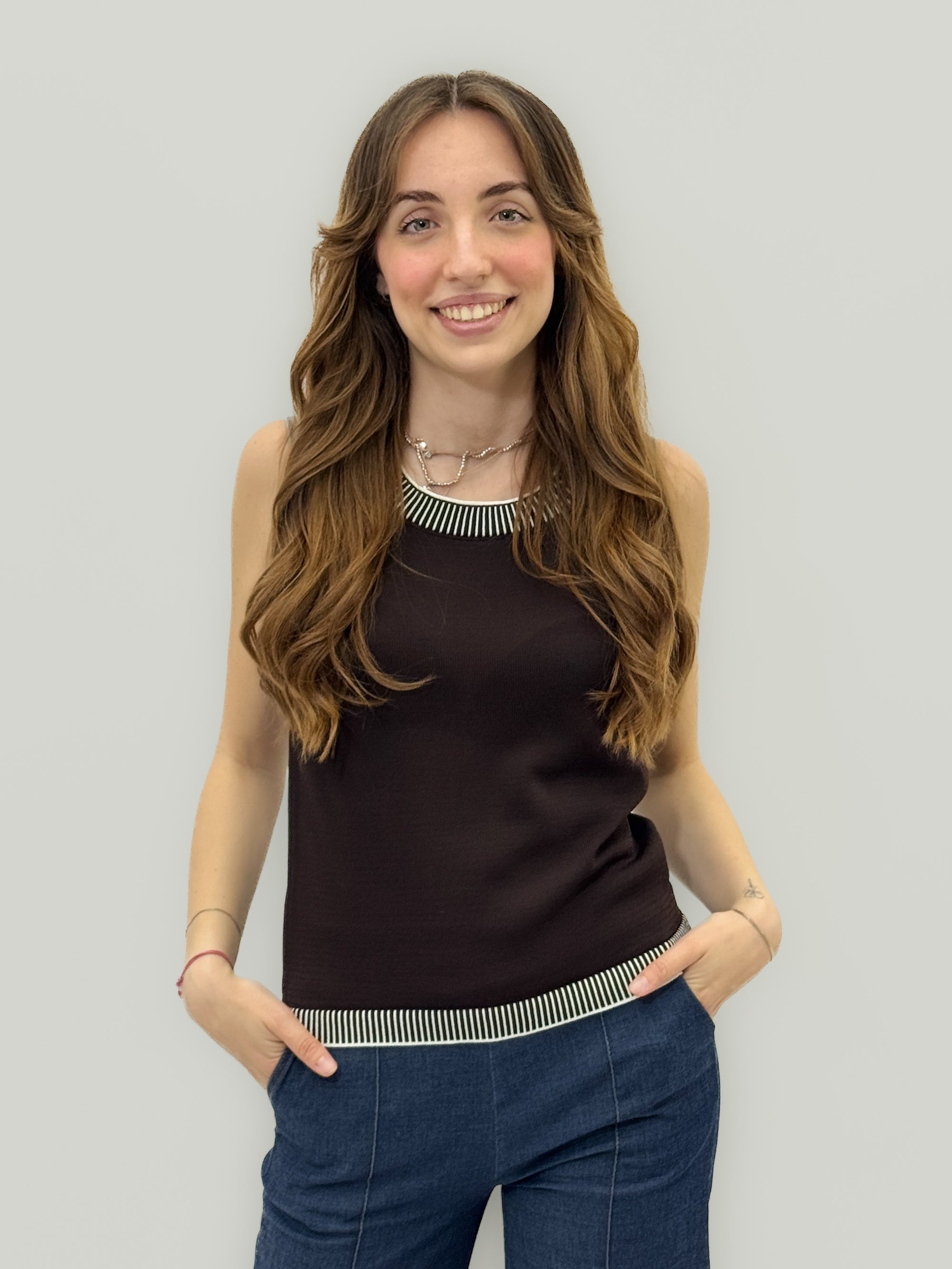Top Donna Smanicato con Dettaglio a Contrasto