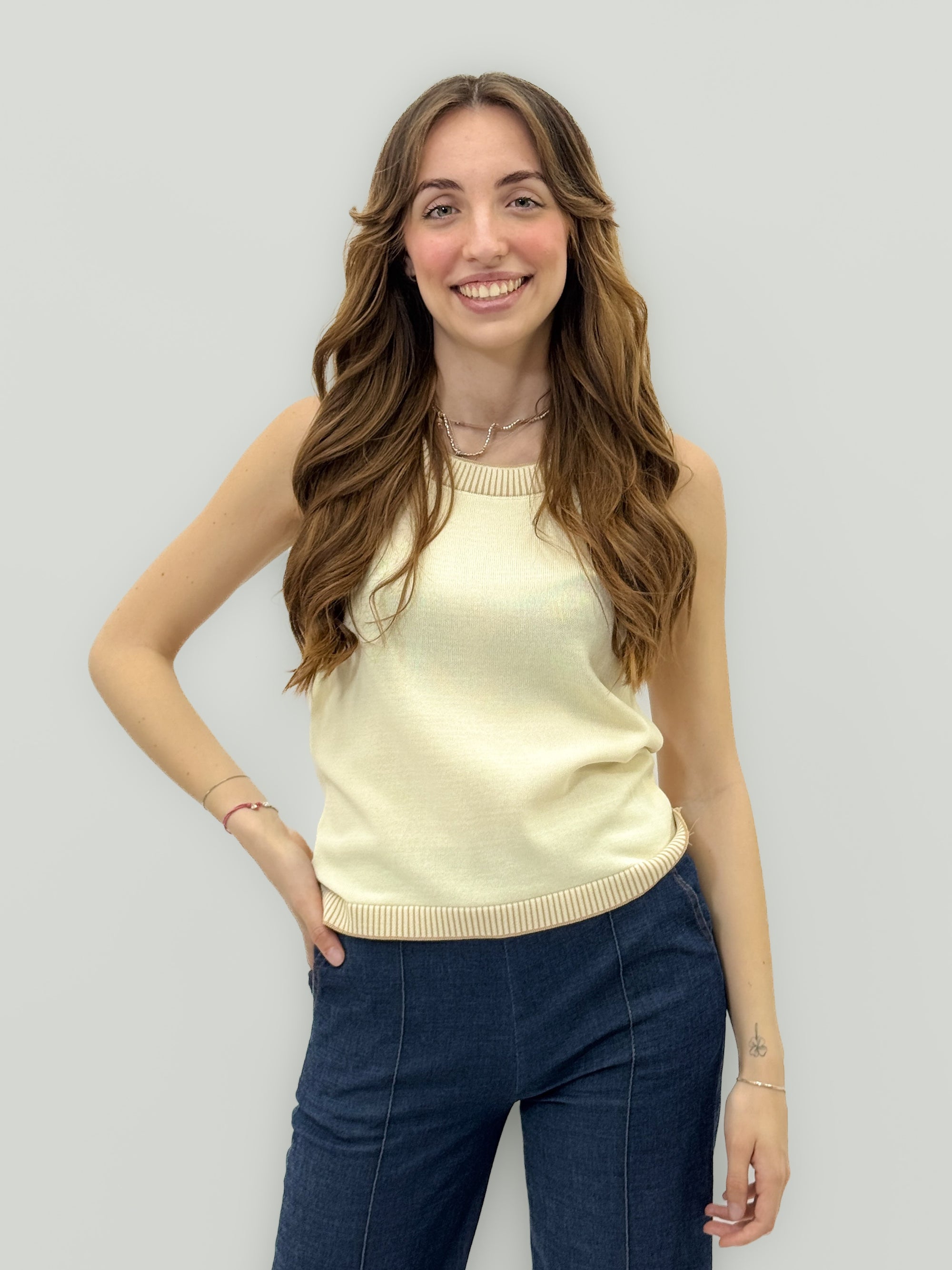 Top Donna Smanicato con Dettaglio a Contrasto
