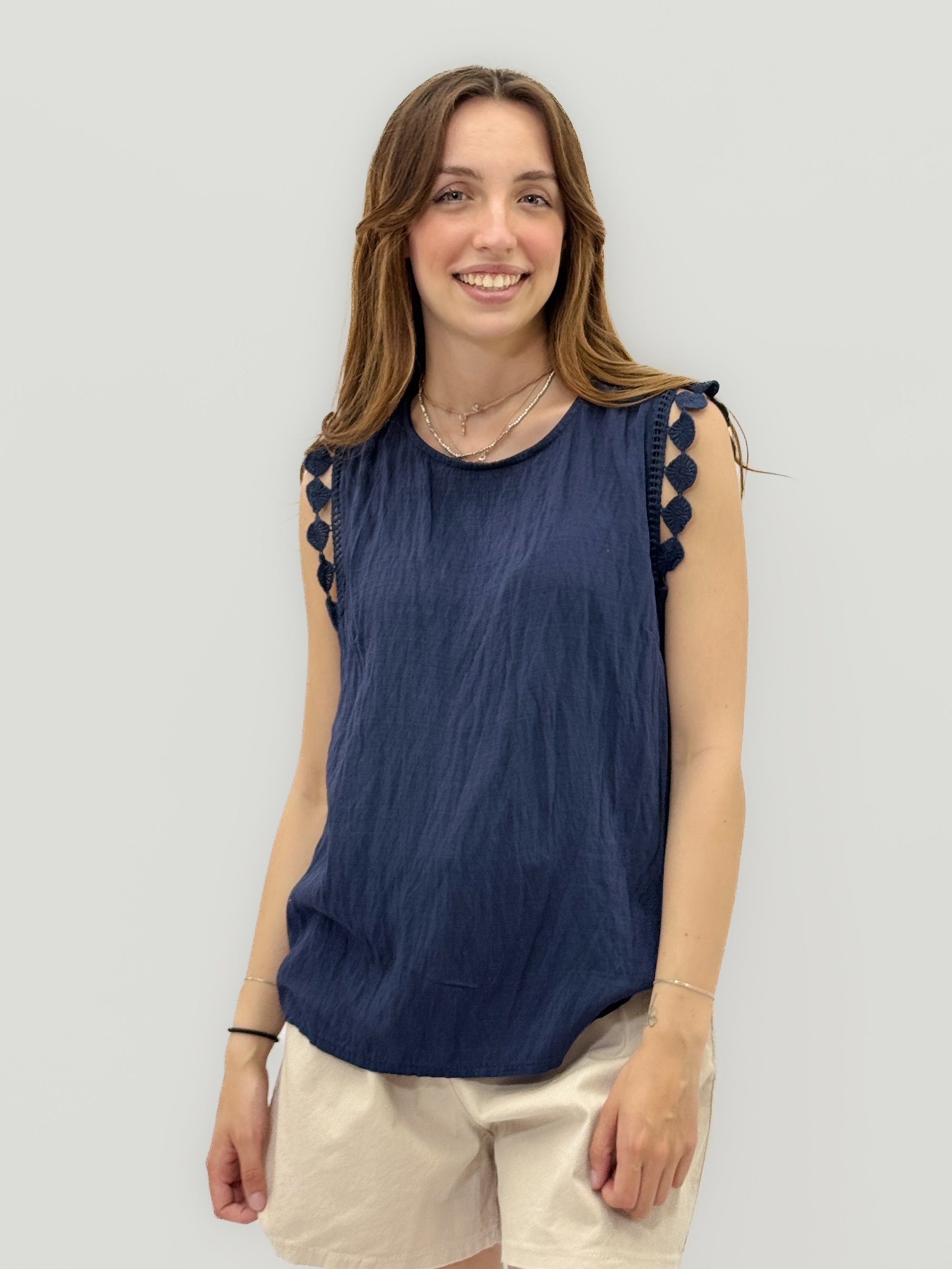 Top Donna Smanicato con Dettaglio Spalle Lavorate