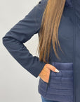 Giacca piumino softshell con cappuccio con inserti imbottiti