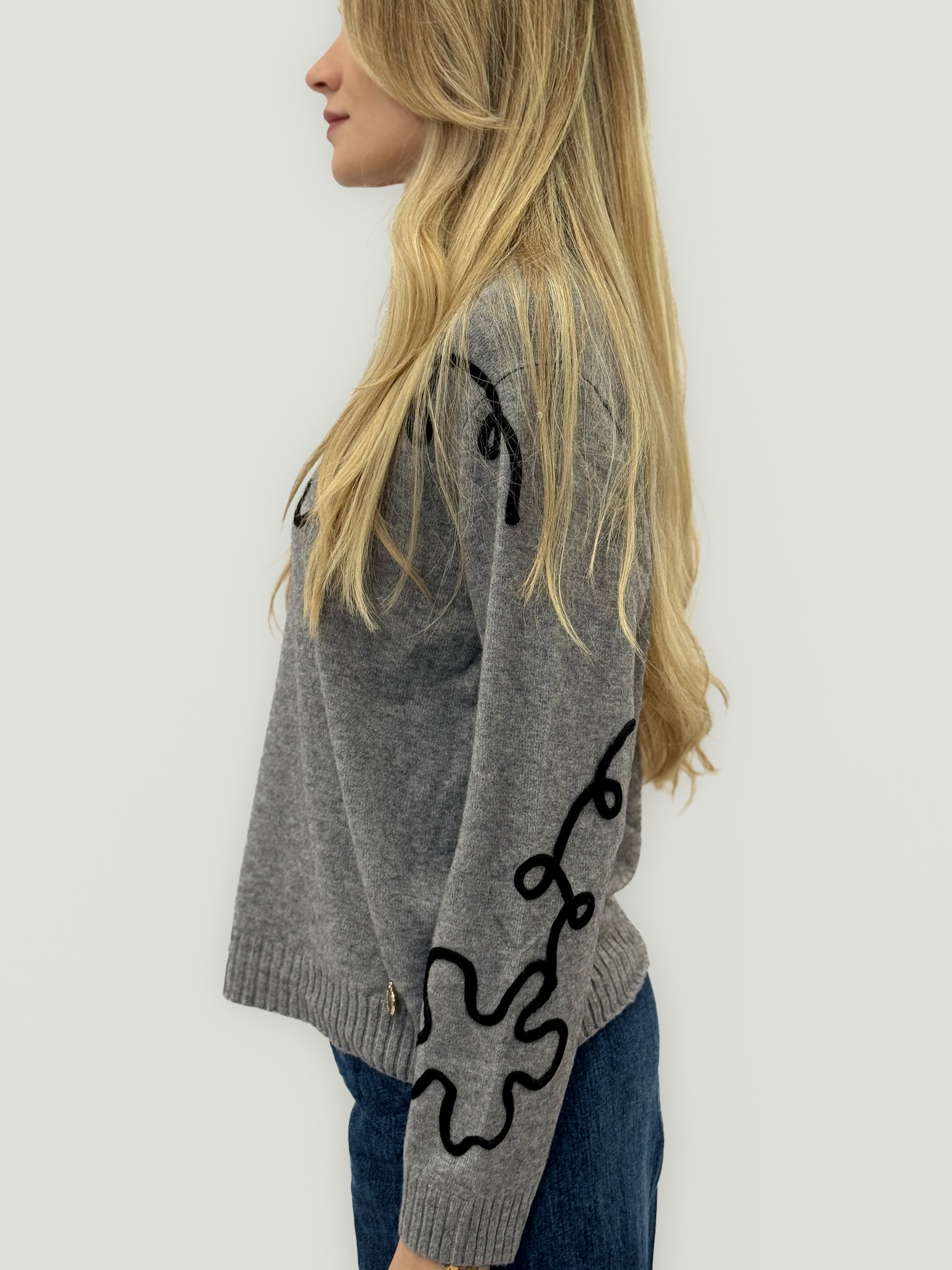 Maglione ricamato con motivi moderni – Morbido e Caldo