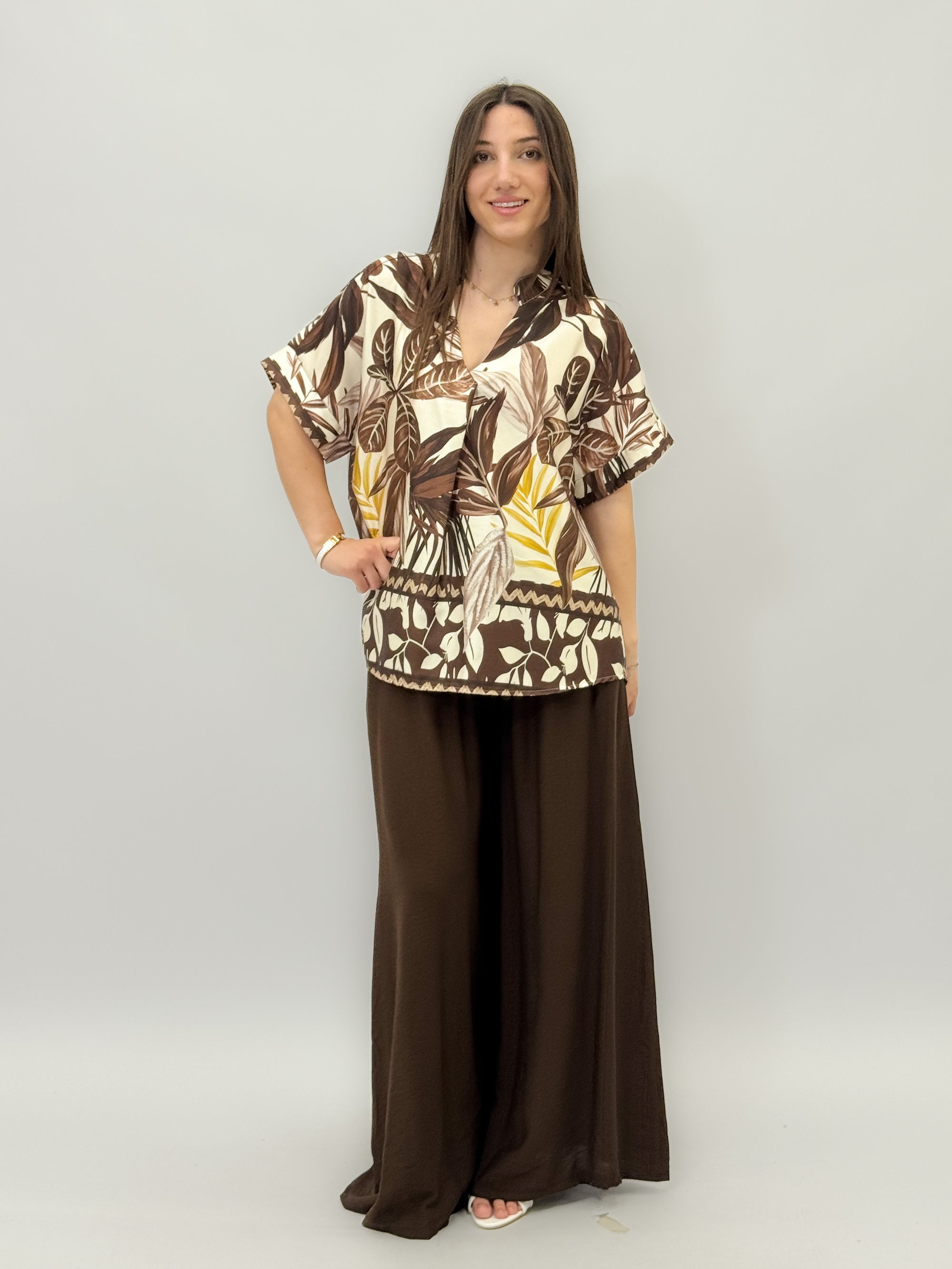 Completo maglia con fiori e pantalone taglia comoda