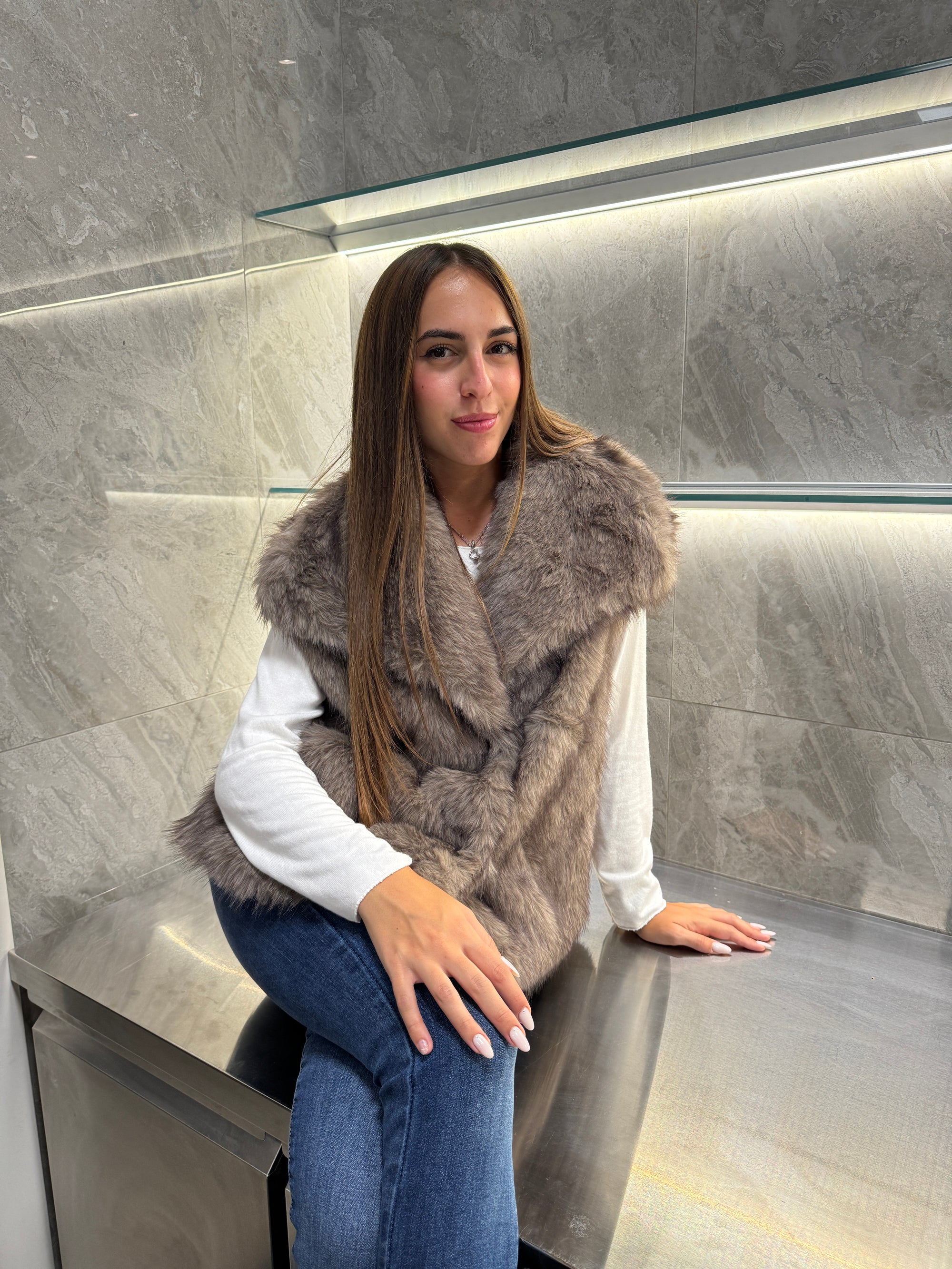 Gilet in ecopelliccia con collo ampio - Parisienne