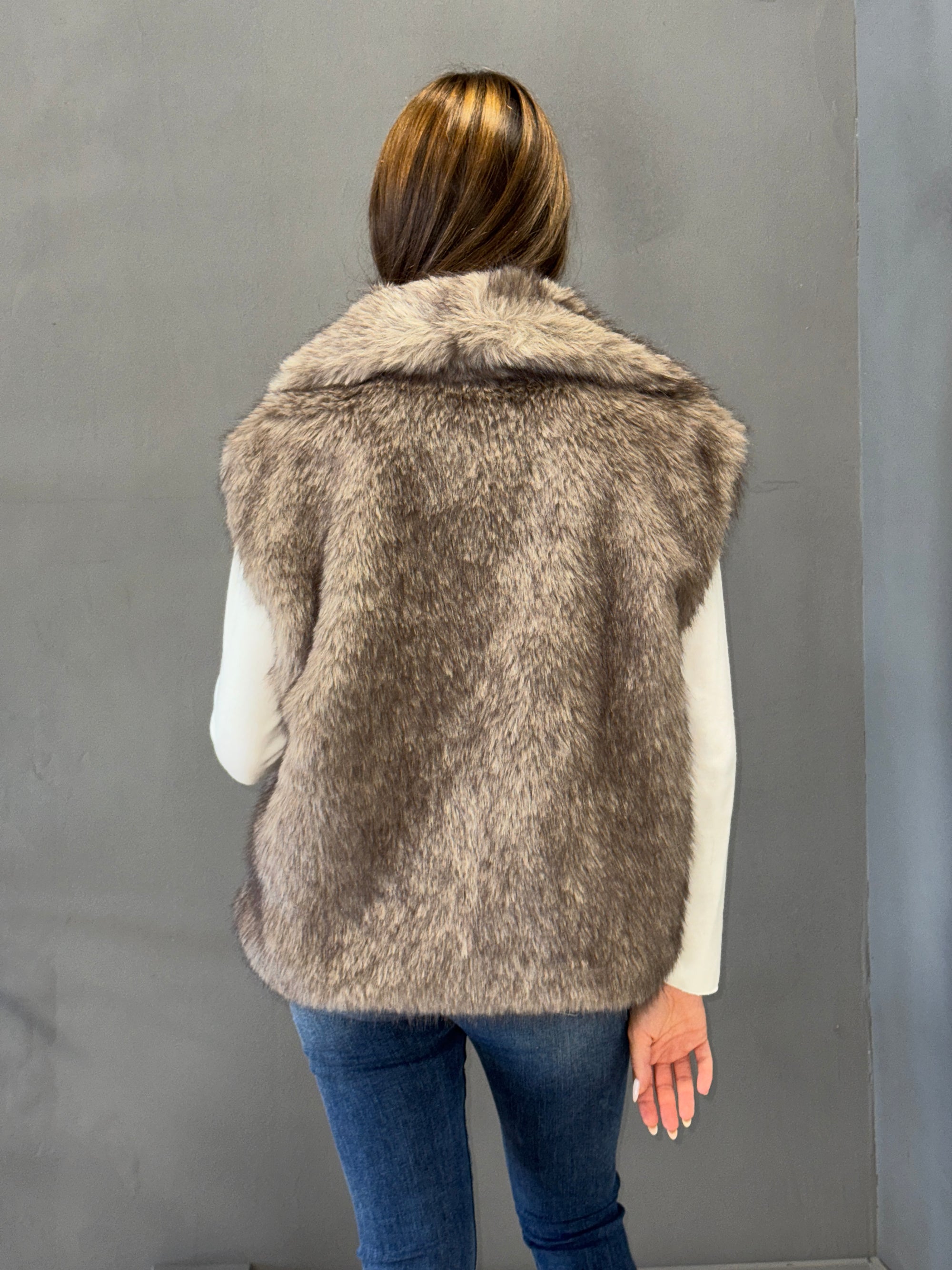 Gilet in ecopelliccia con collo ampio - Parisienne