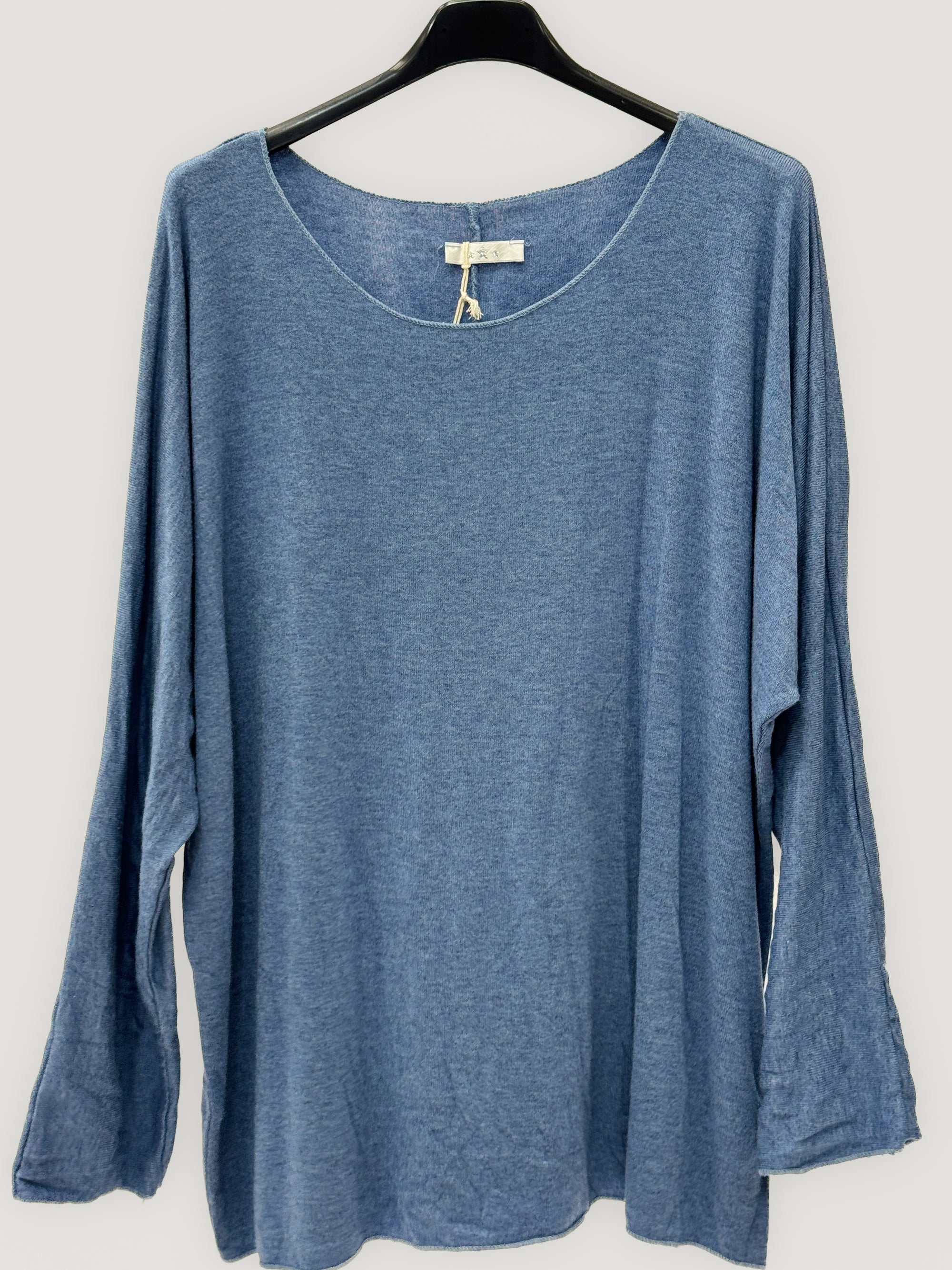 Maglia curvy oversize in misto lana con scollo ampio
