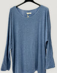 Maglia curvy oversize in misto lana con scollo ampio