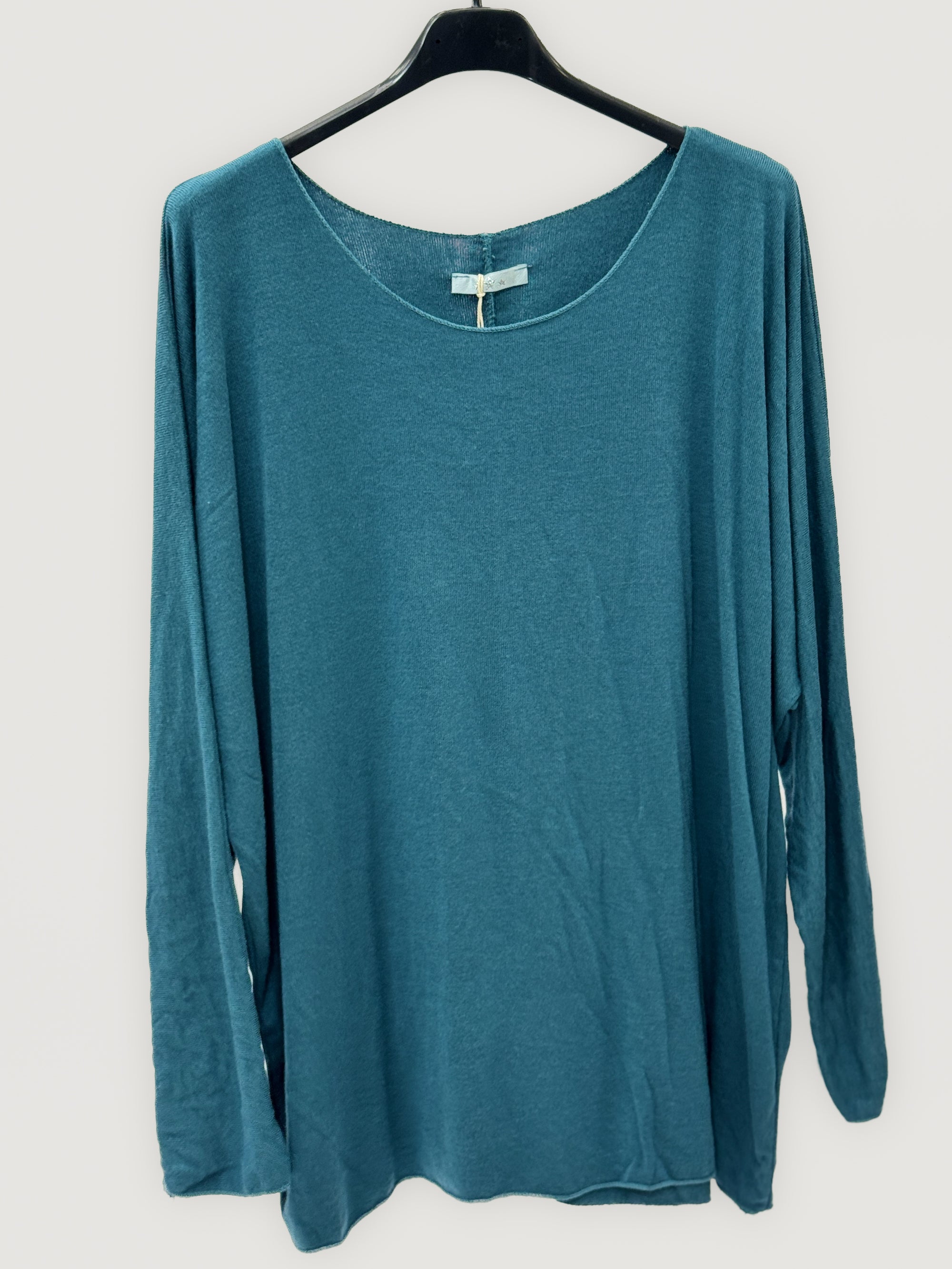 Maglia curvy oversize in misto lana con scollo ampio
