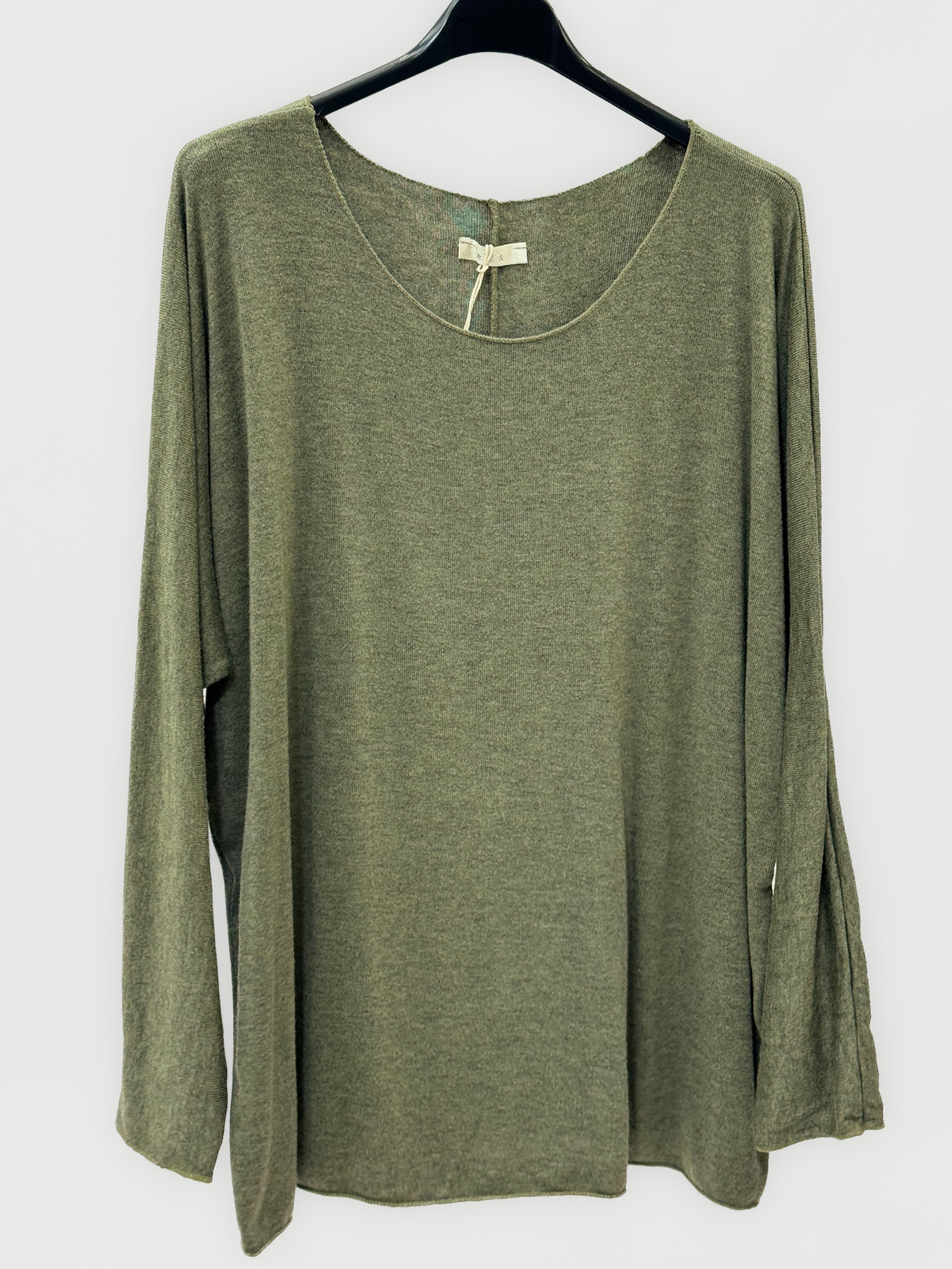 Maglia curvy oversize in misto lana con scollo ampio
