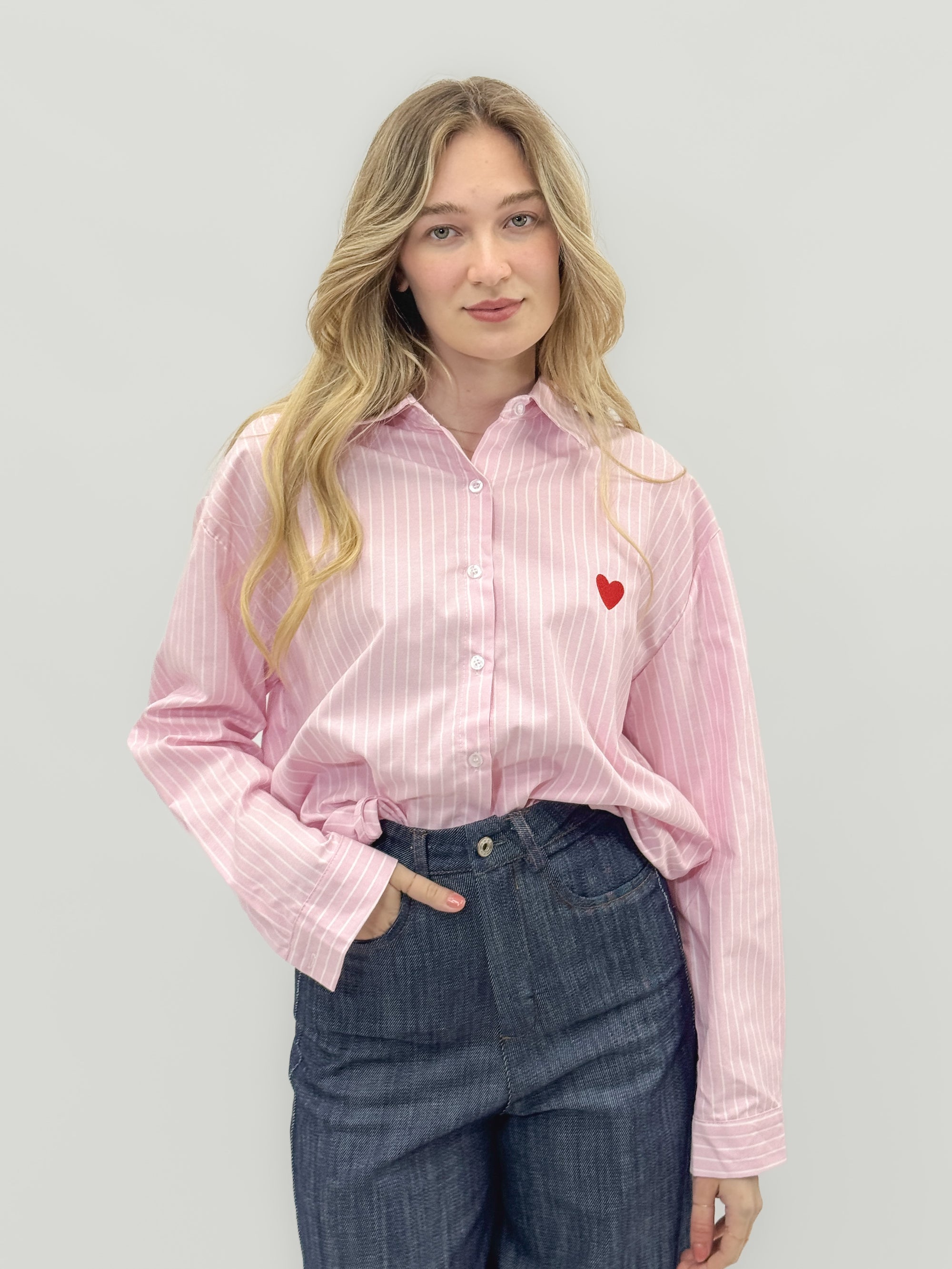 Camicia Riga con Cuore Ricamato