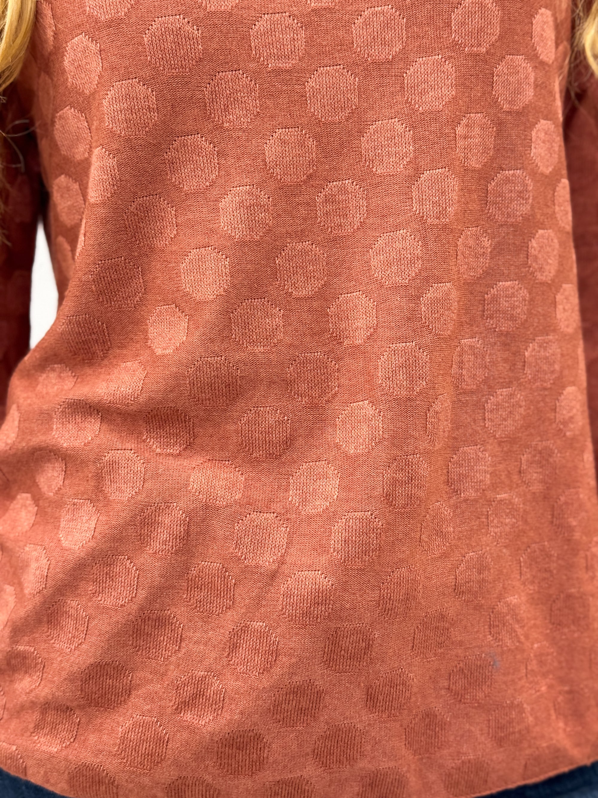 Maglia donna a pois tono su tono in misto lana