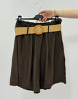 Pantaloncini con cintura in paglia