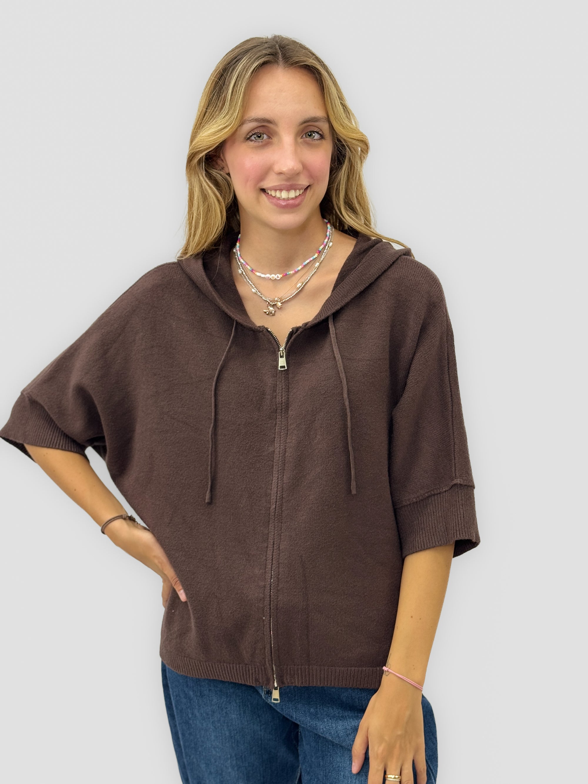 Cardigan donna con cappuccio, zip e fondo asimmetrico