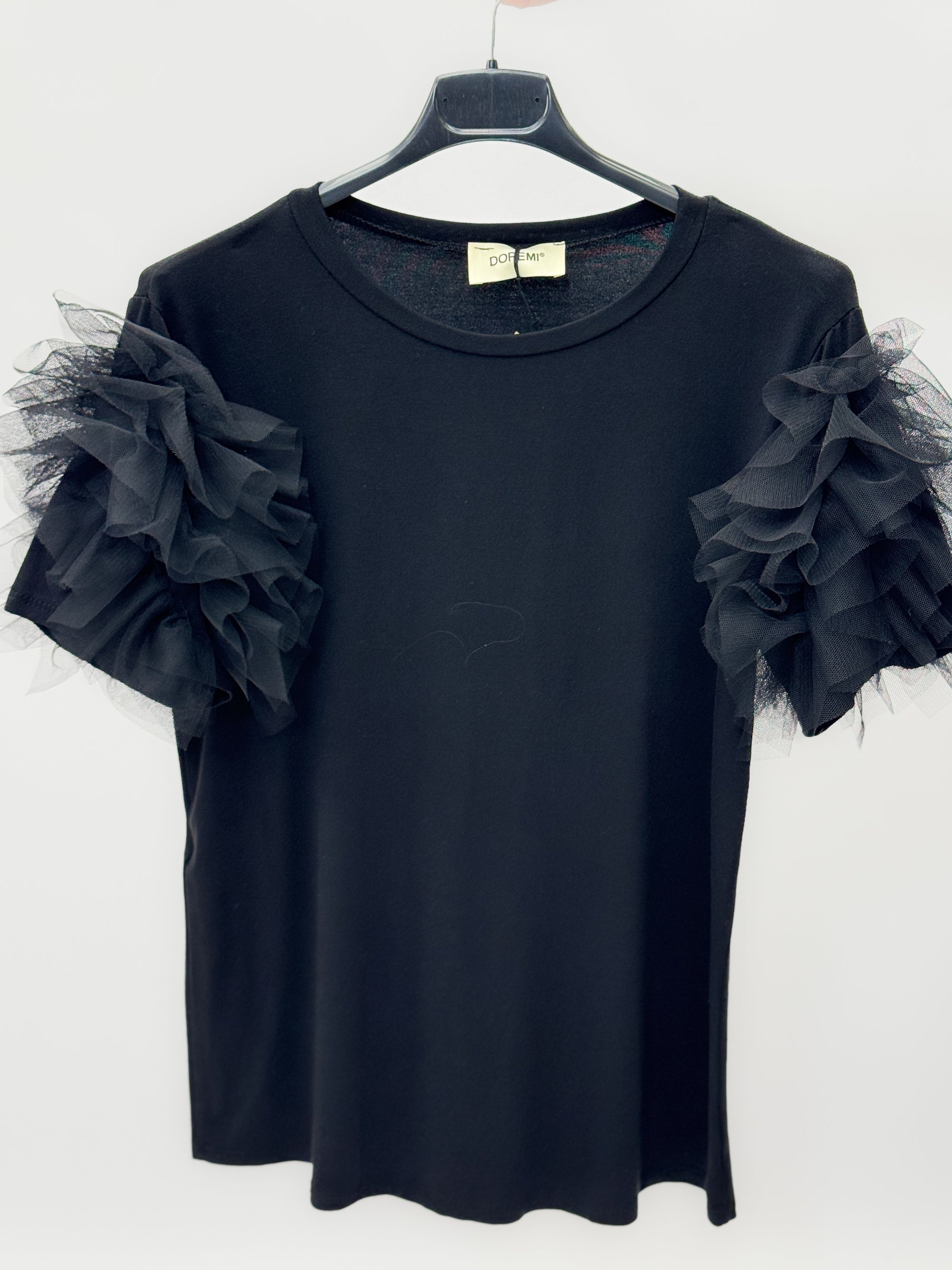 T-Shirt con Maniche in Tulle – Femminile e d’Impatto