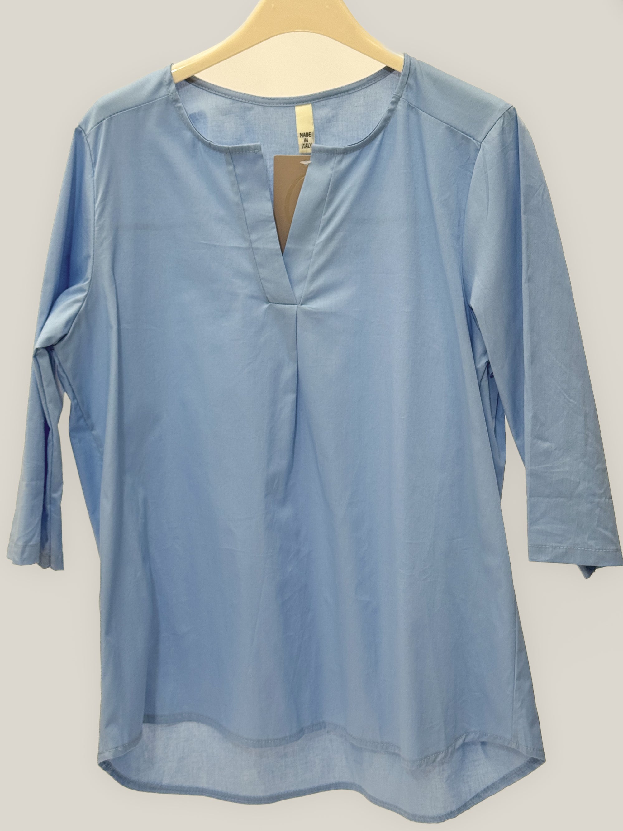 Camicia Basic in Cotone – Semplice, Comoda e Sempre Perfetta