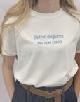 T-shirt in cotone con ricamo "potrei sbagliarmi ma non credo"