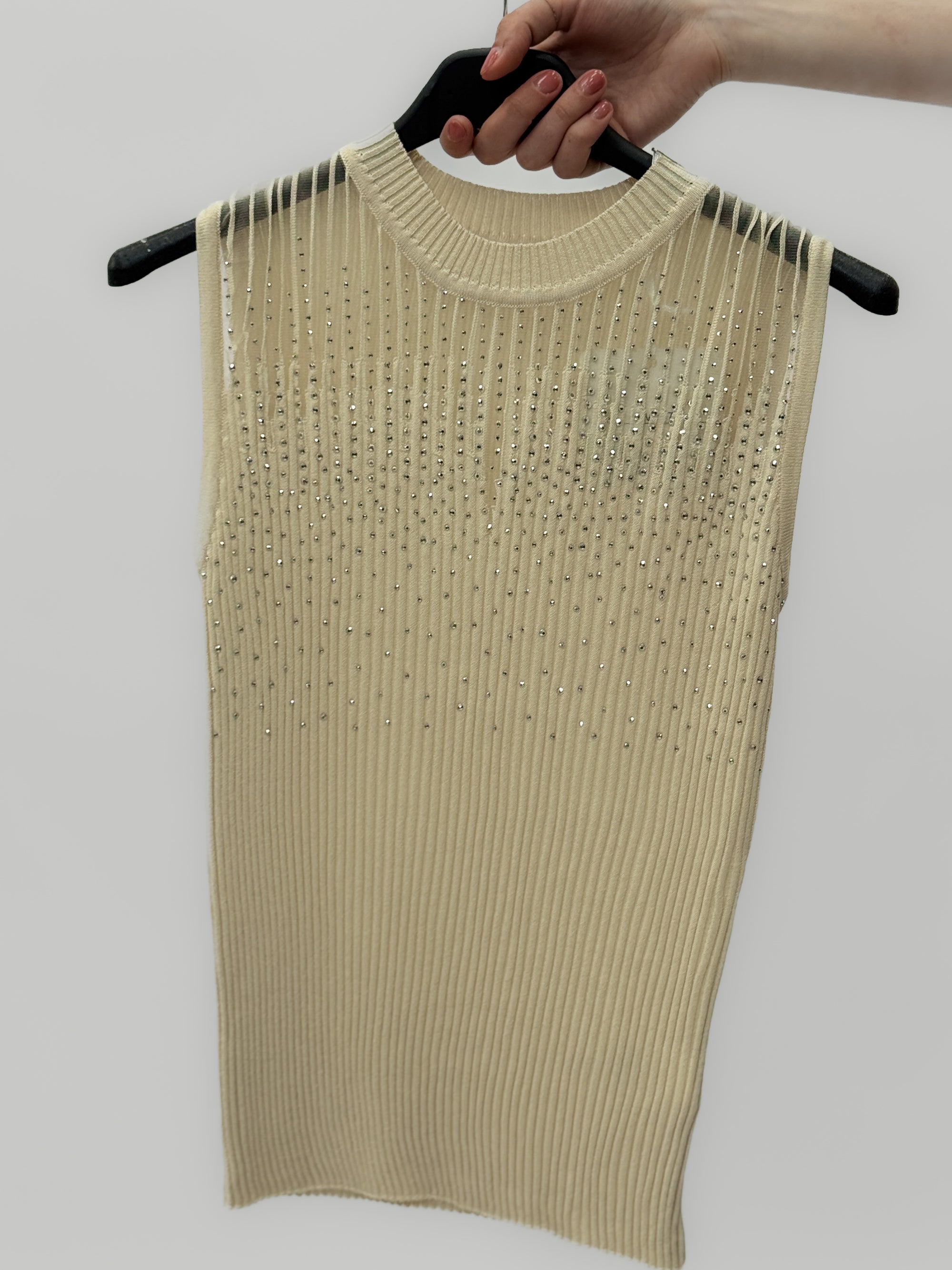 Top in Maglia con Dettaglio Gioiello