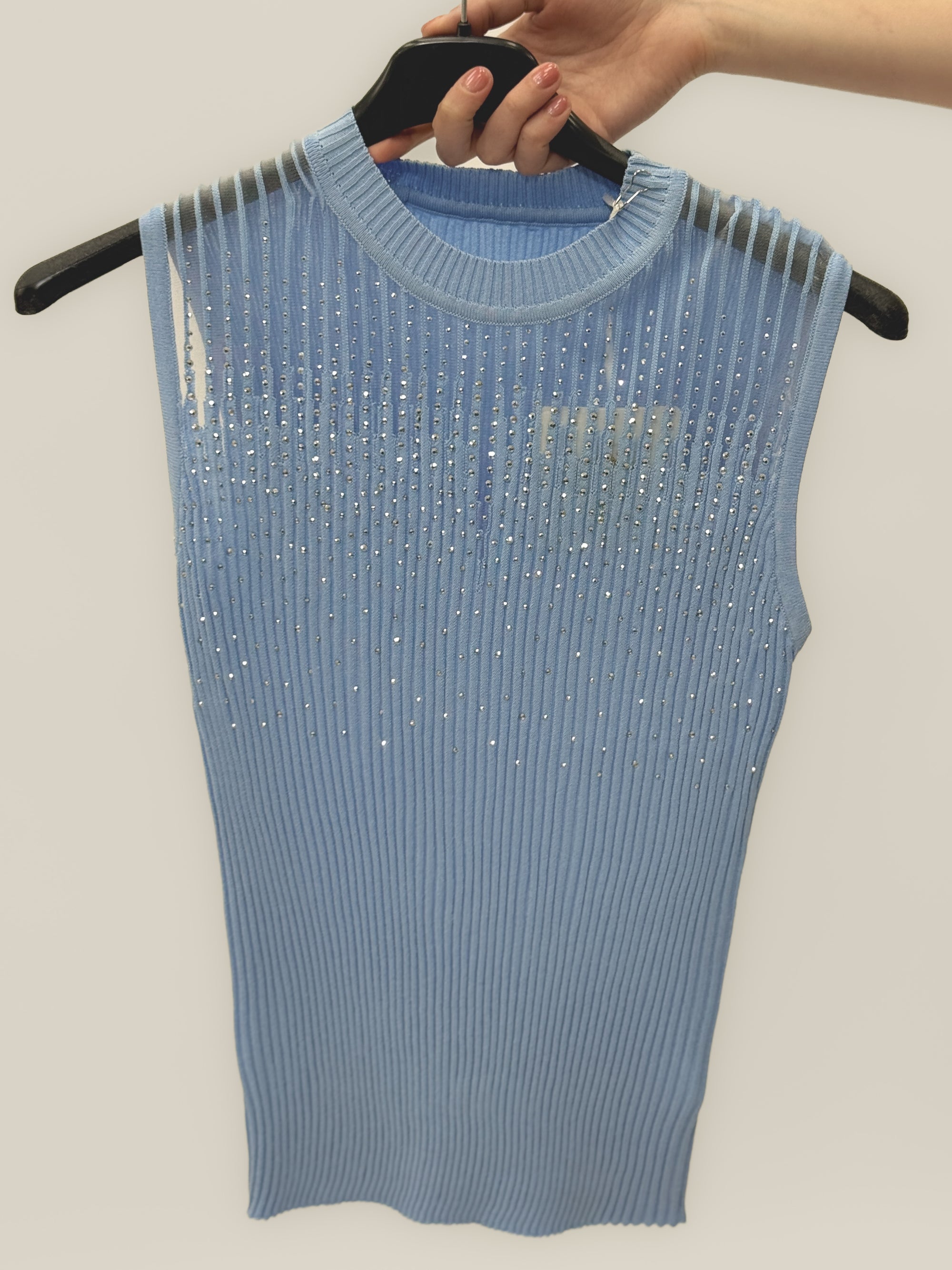 Top in Maglia con Dettaglio Gioiello