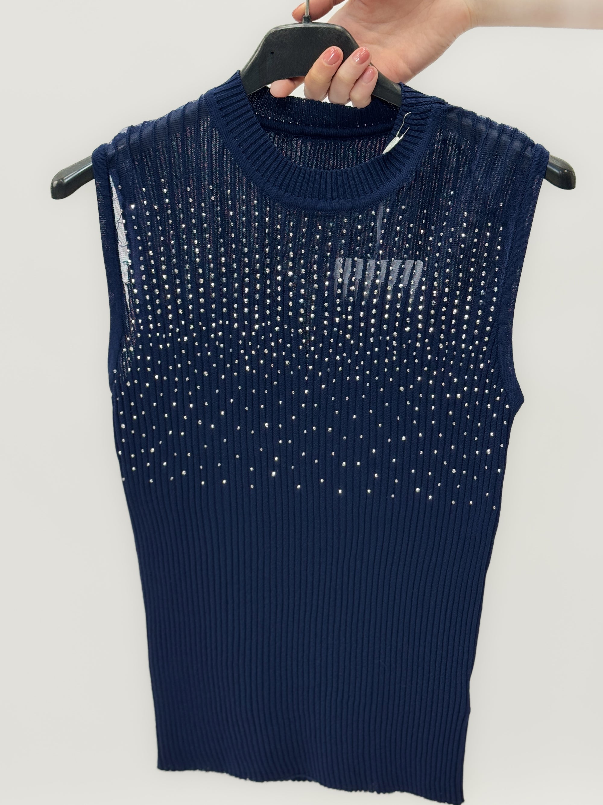 Top in Maglia con Dettaglio Gioiello