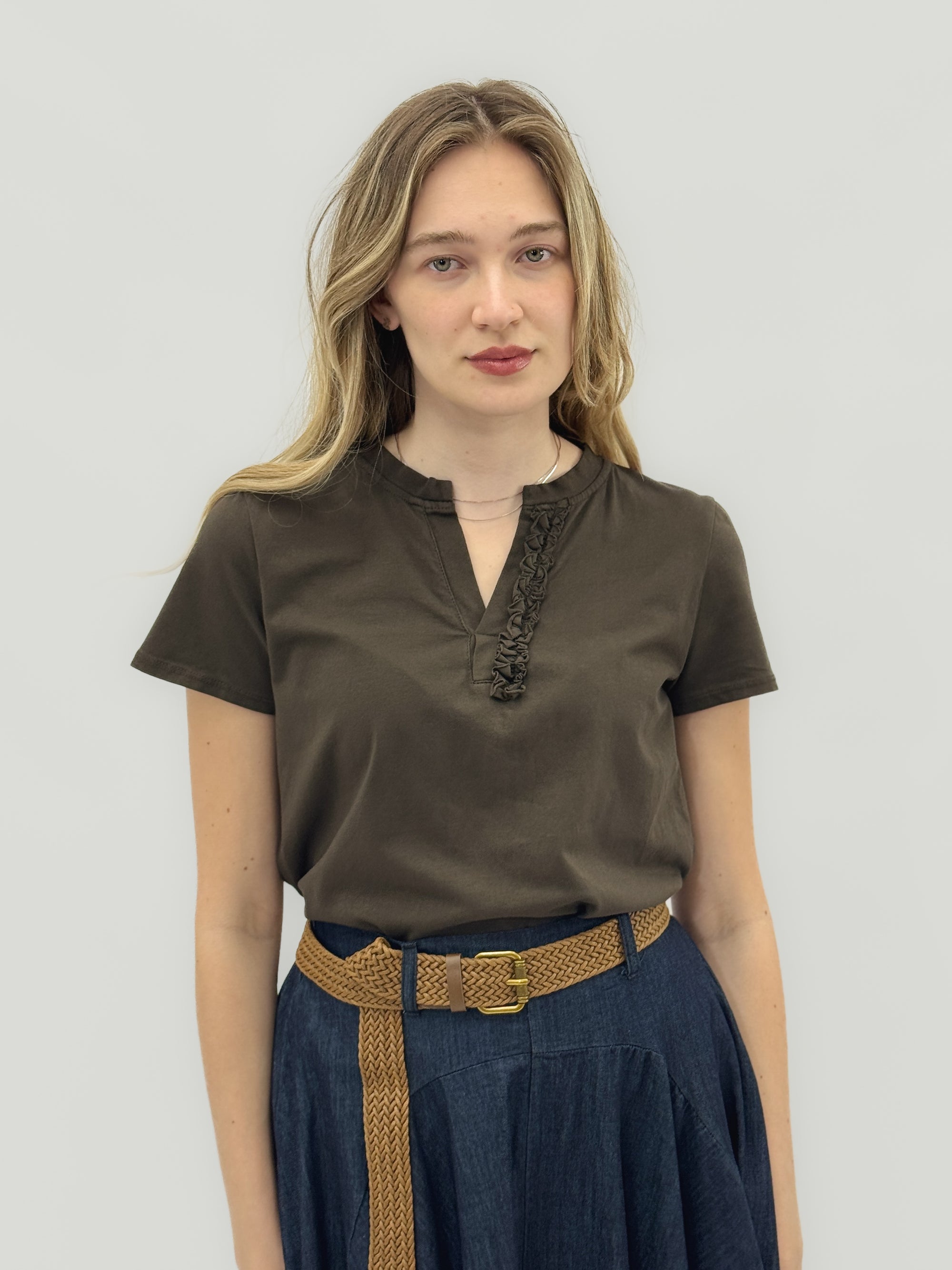 T-Shirt in Cotone con Dettaglio Arricciato – Essenziale ma Ricercata