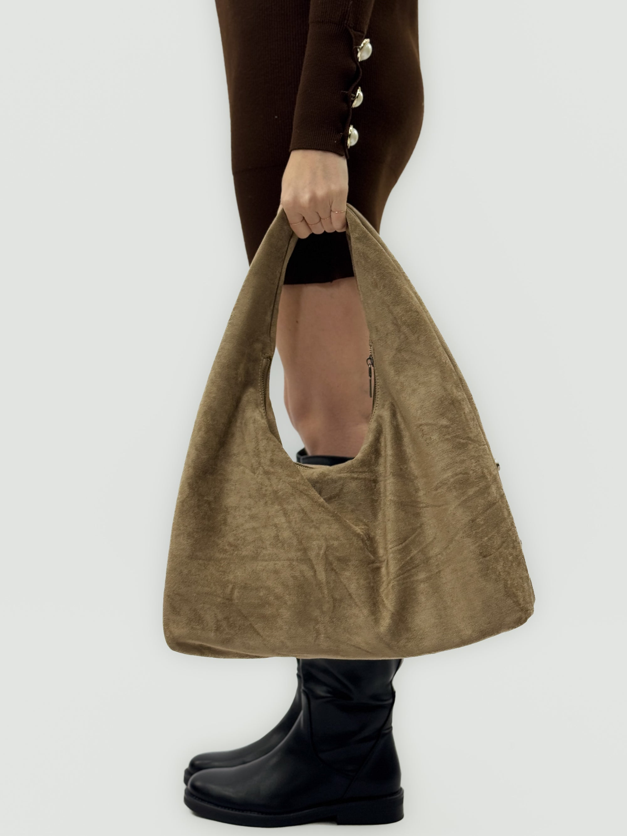 Borsa in ecopelle scamosciata con borchie glamour