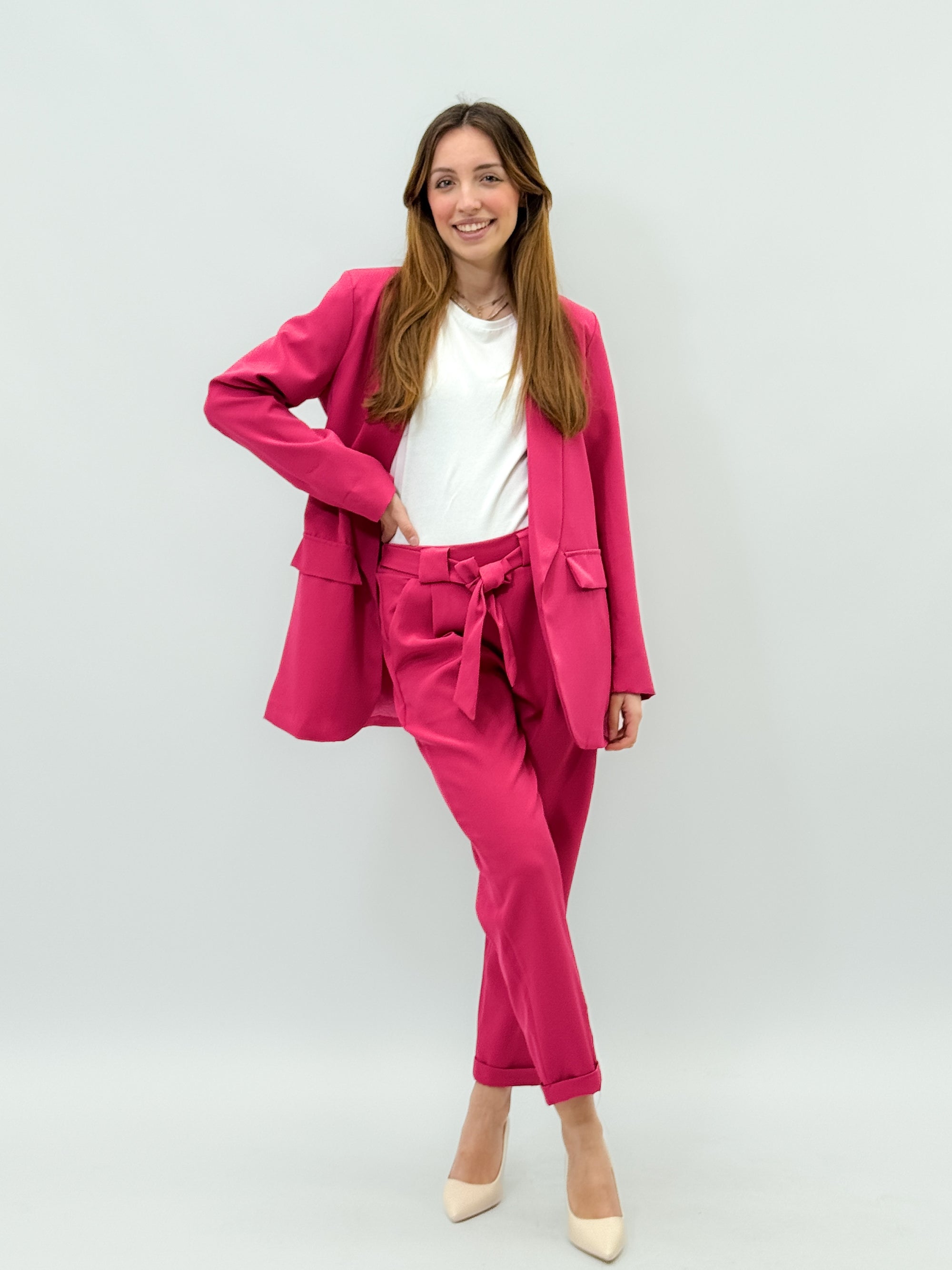 Completo giacca e pantalone con fiocco