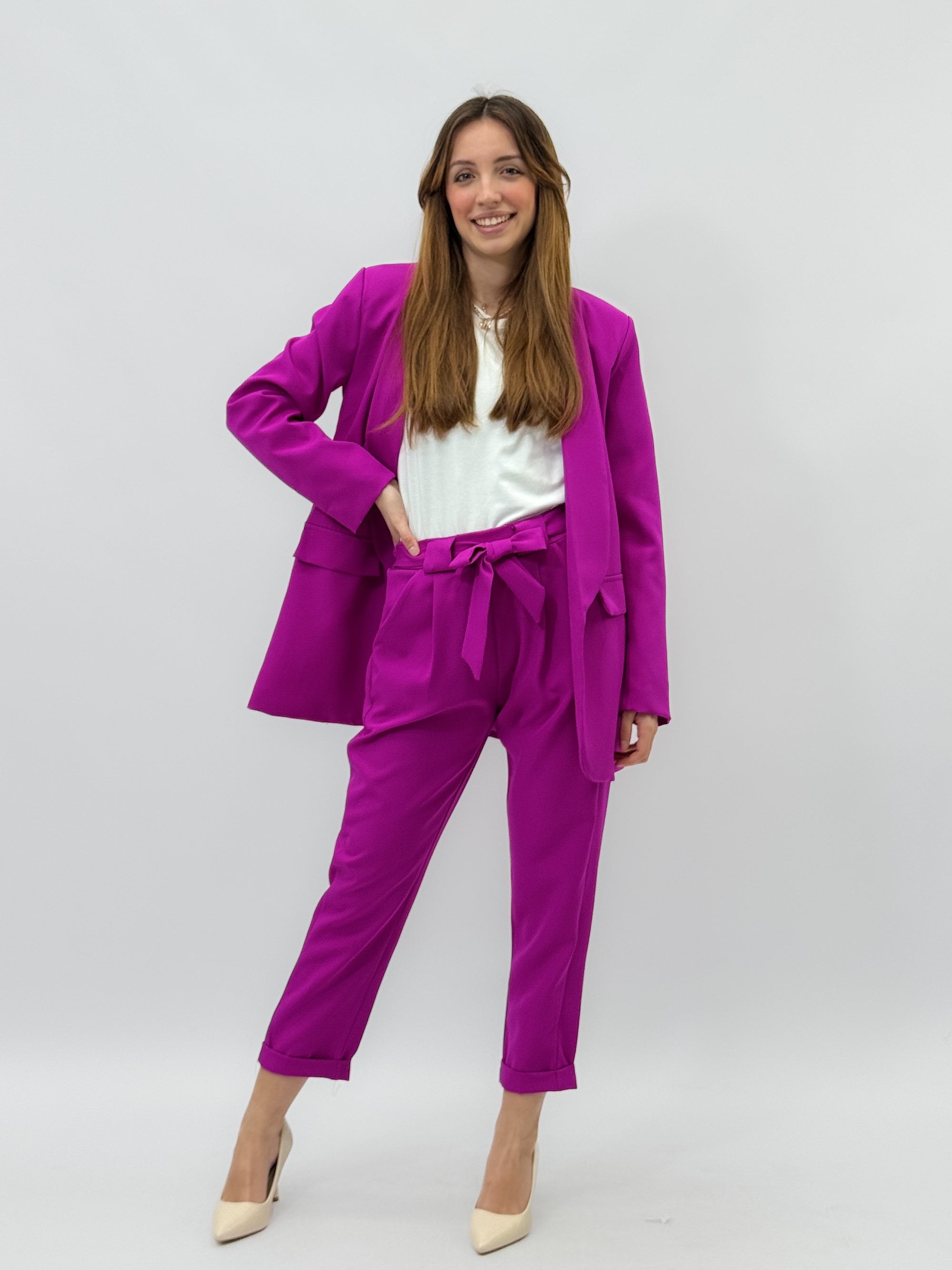 Completo giacca e pantalone con fiocco