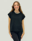 Maglia con collo gioiello