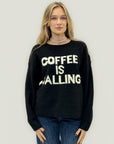 Maglione “COFFEE IS CALLING” – Morbido e Caldo