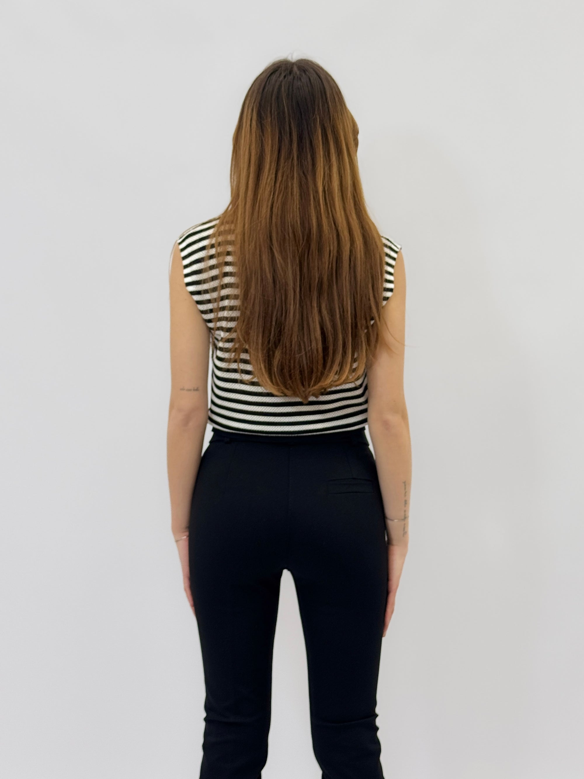 Maglia smanicata a righe