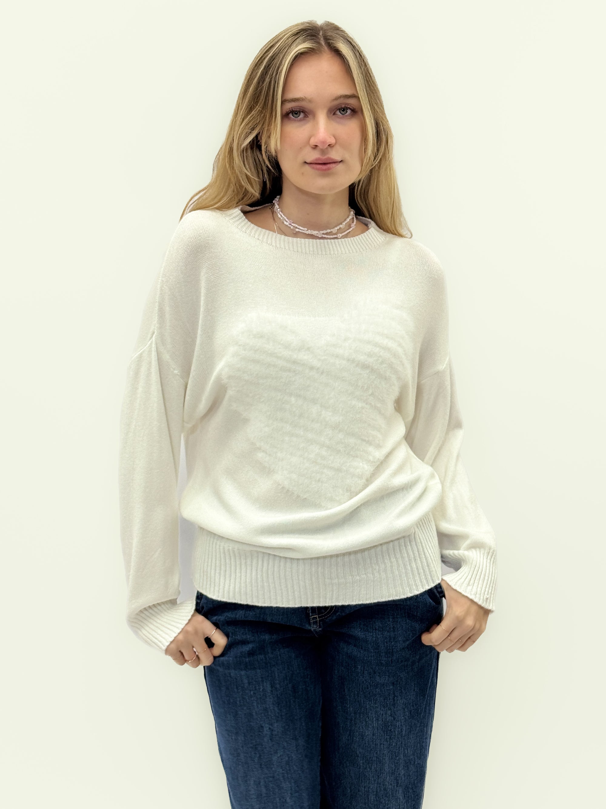 Maglione con cuore in peluche - Trendy e romantico