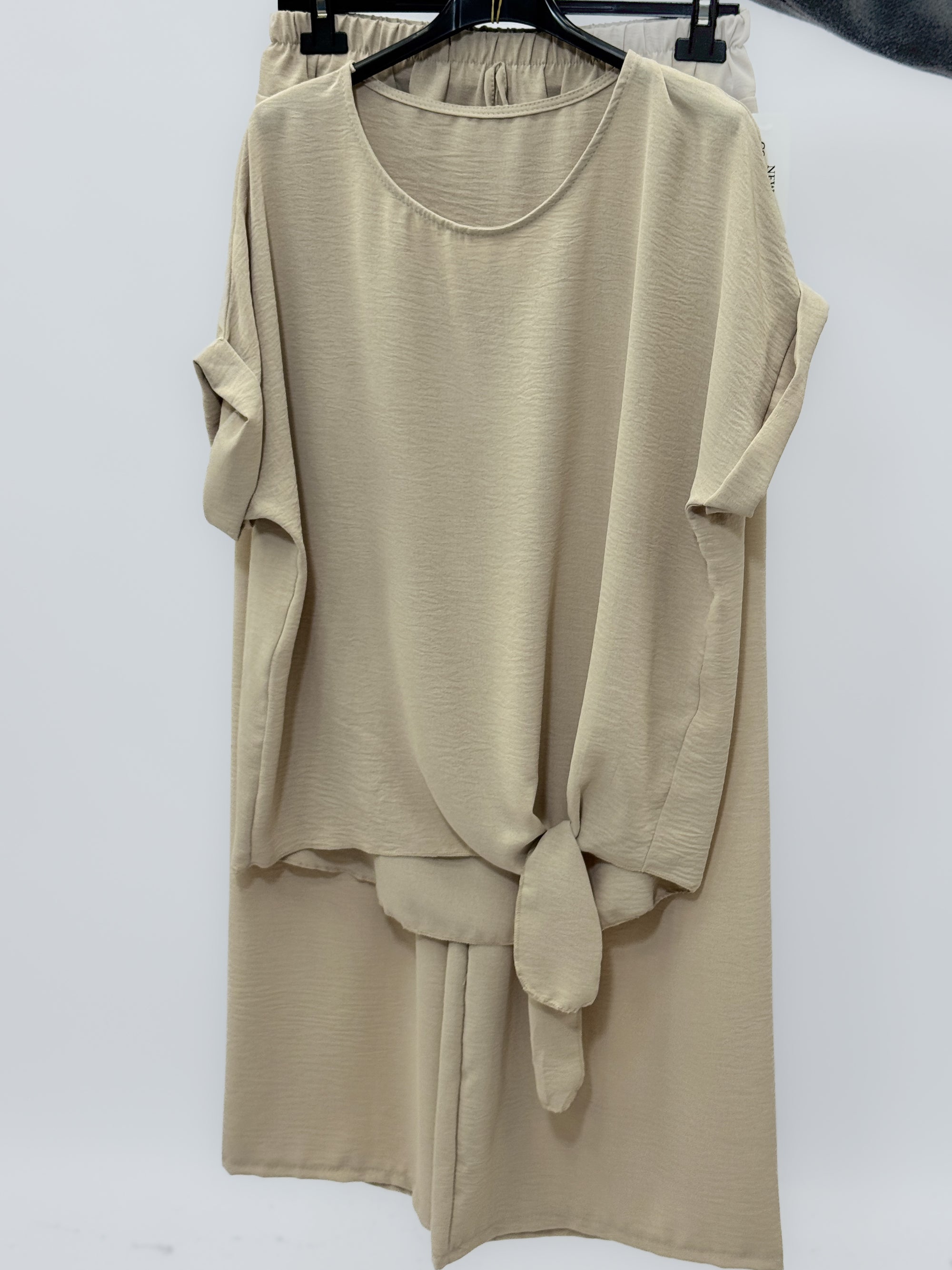 Completo morbido con pantaloni palazzo e top relaxed
