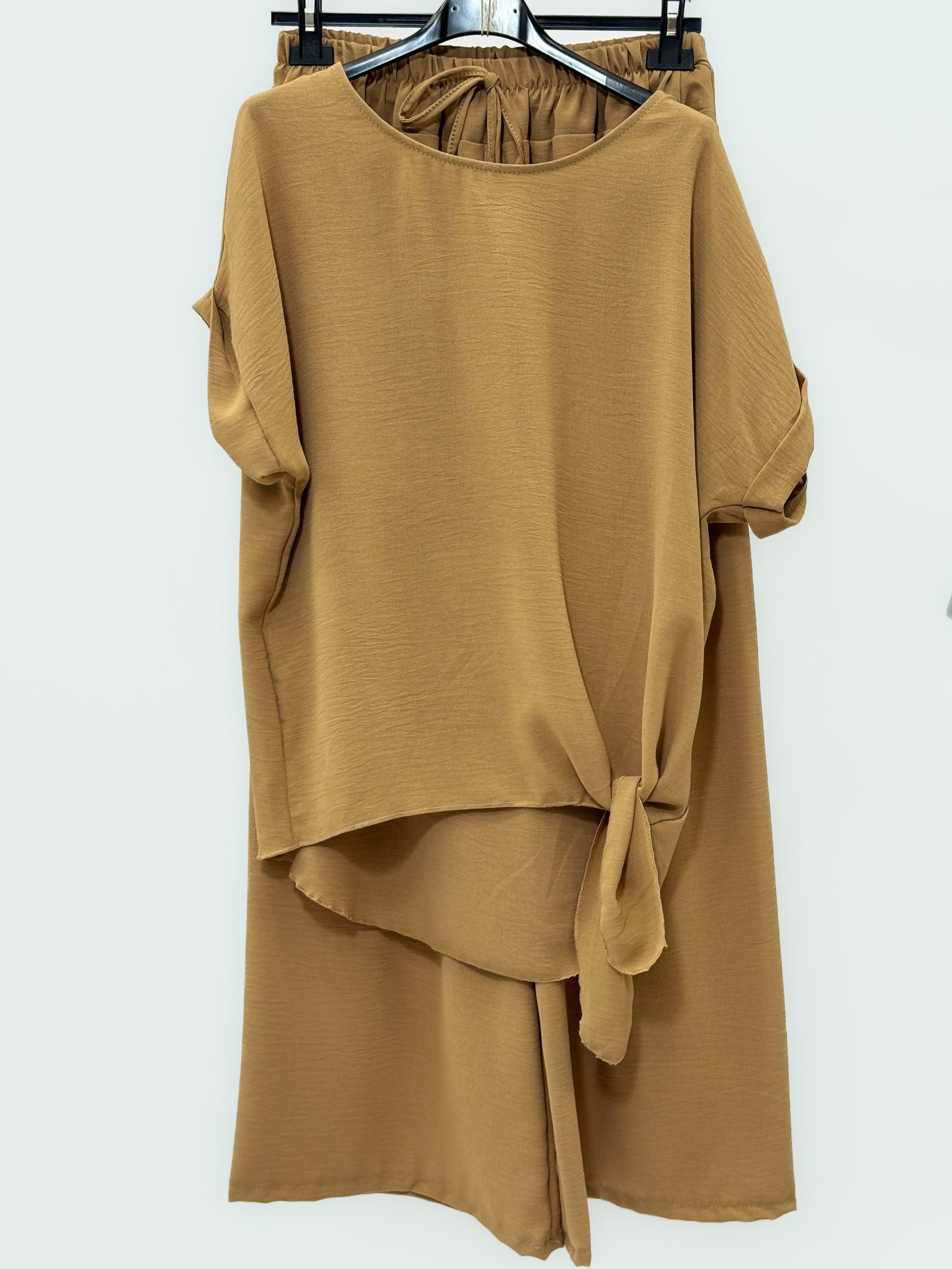 Completo morbido con pantaloni palazzo e top relaxed