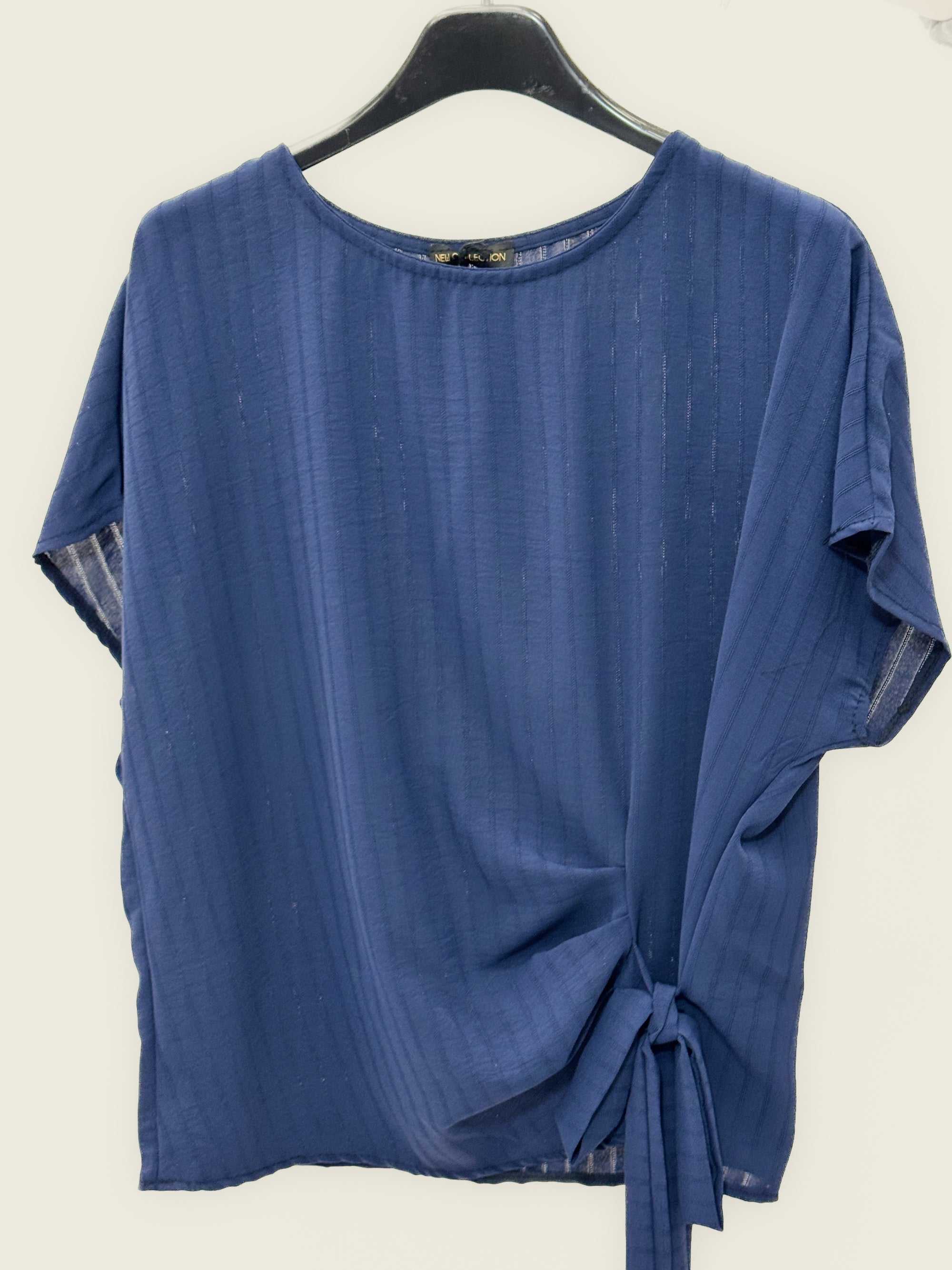 Blusa a righe con nodo laterale