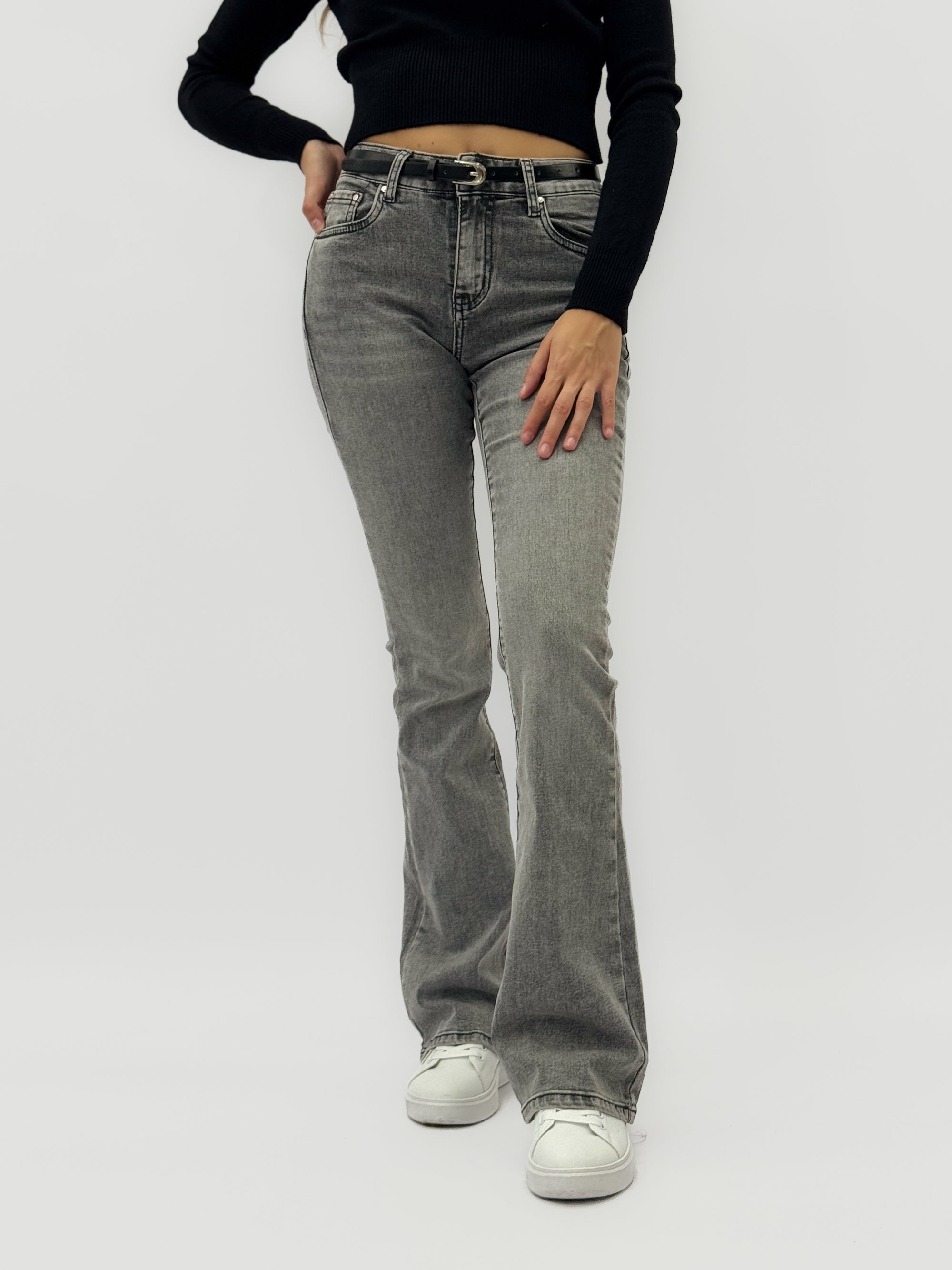 Jeans donna grigi a zampa – Vita media, effetto slavato