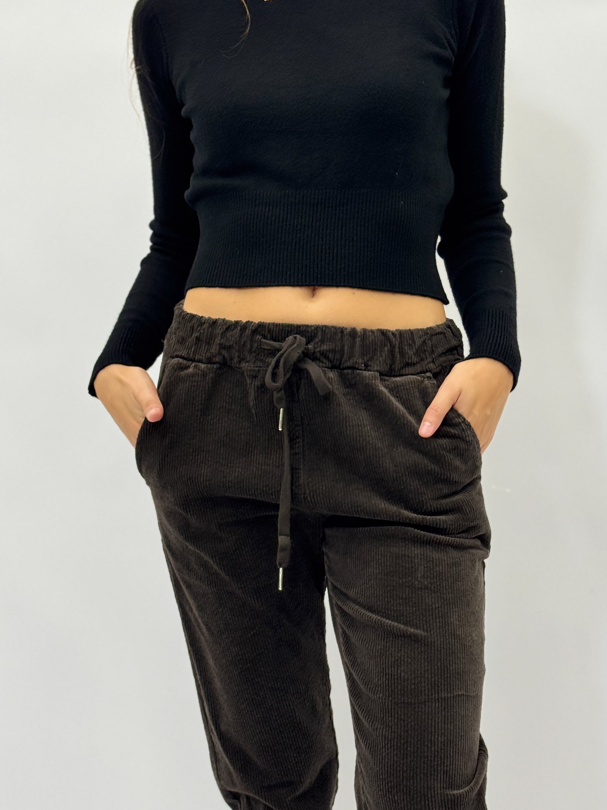 Pantaloni in velluto con laccio