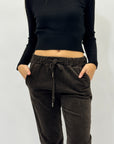 Pantaloni in velluto con laccio