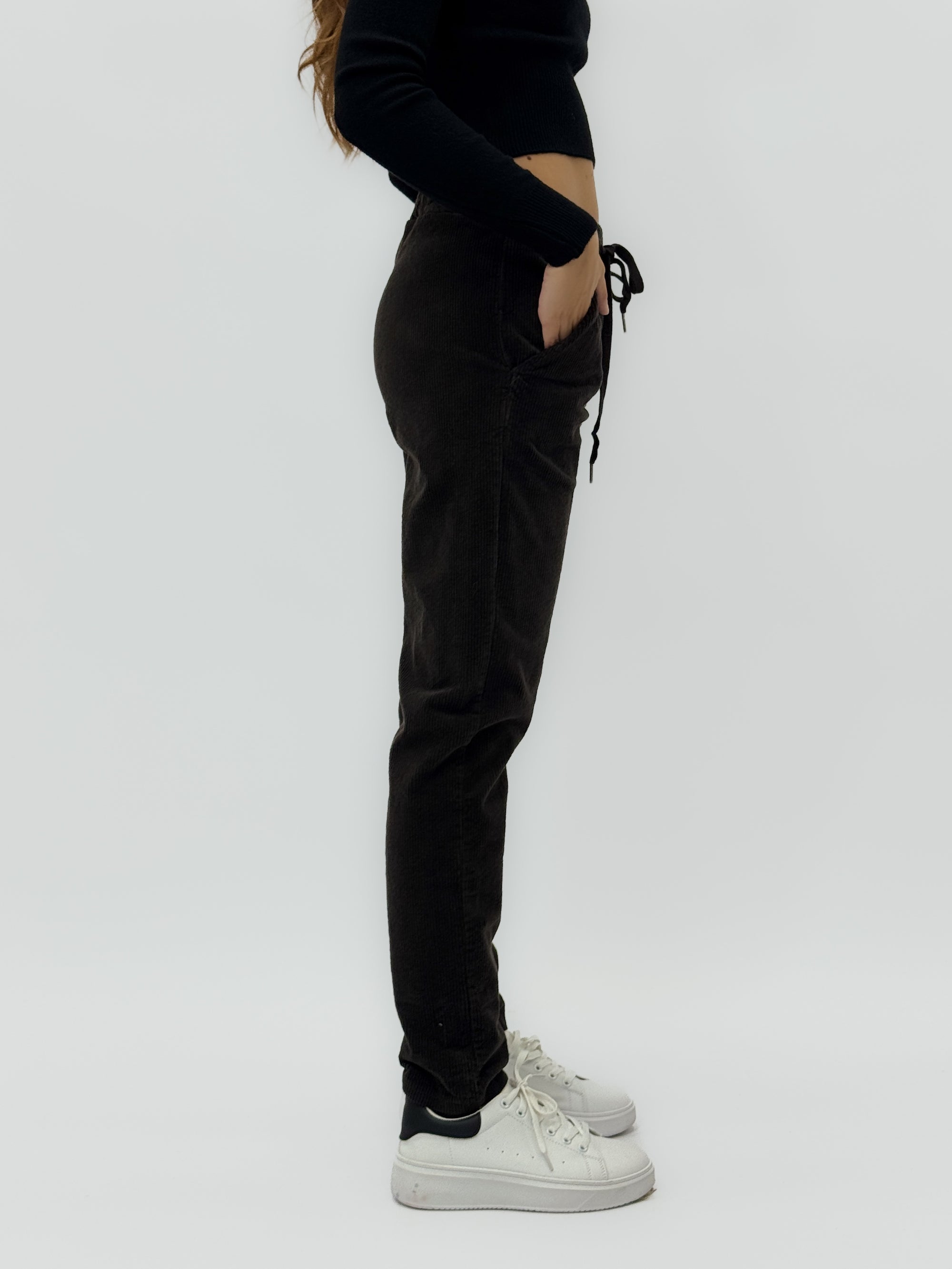 Pantaloni in velluto con laccio