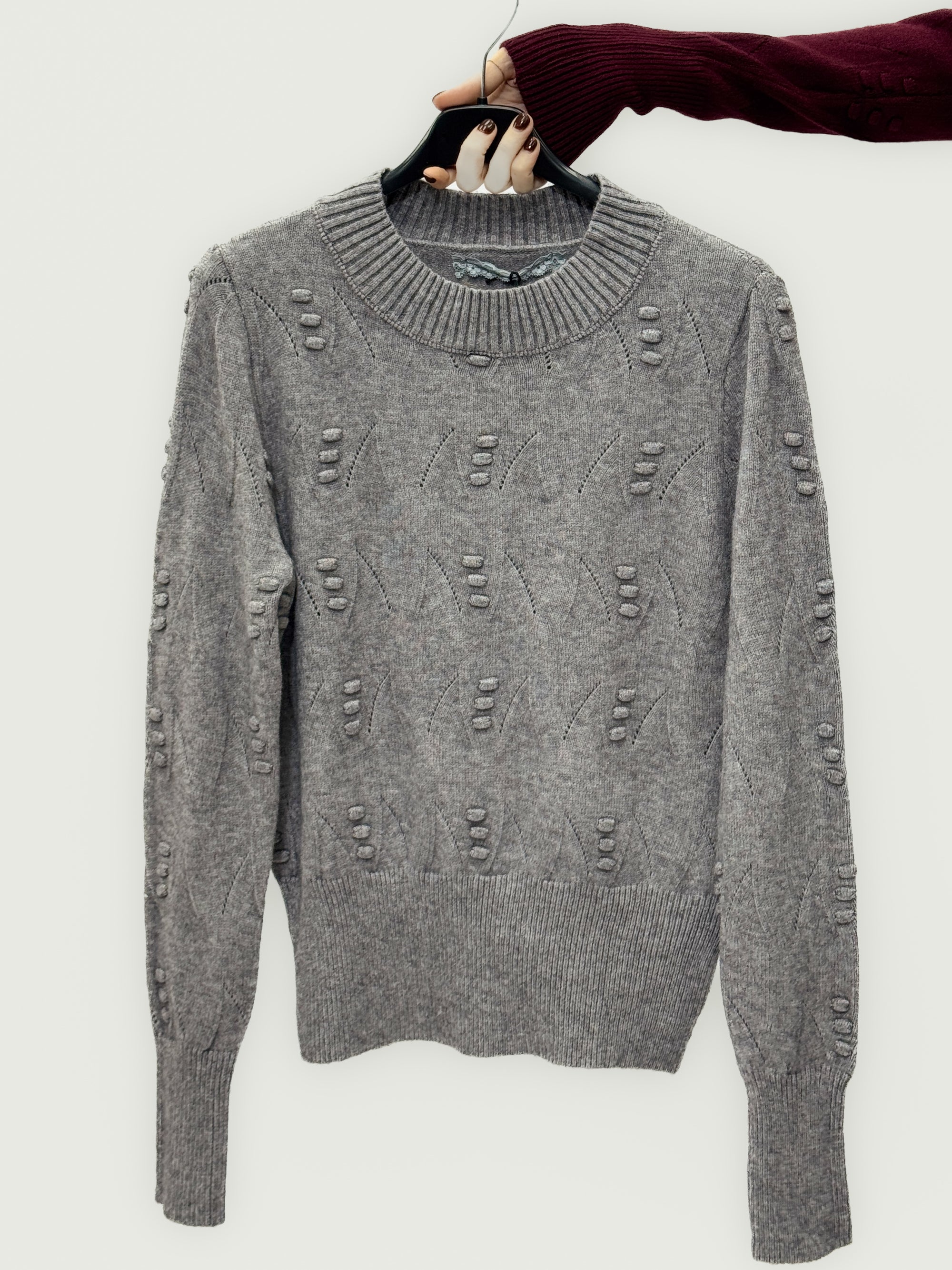 Maglia a Trecce con Dettagli in Rilievo