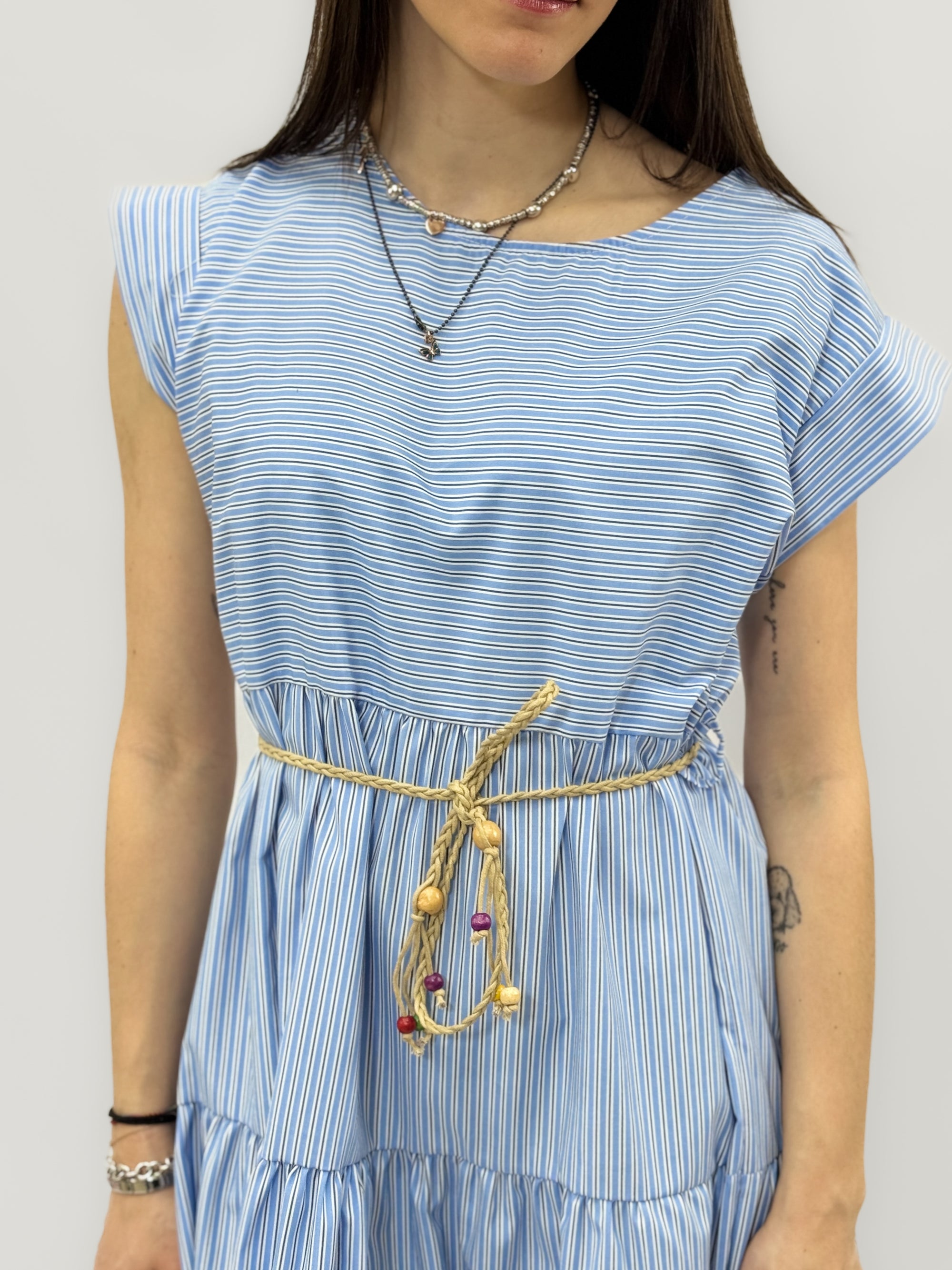 Abito midi a righe con cintura in corda