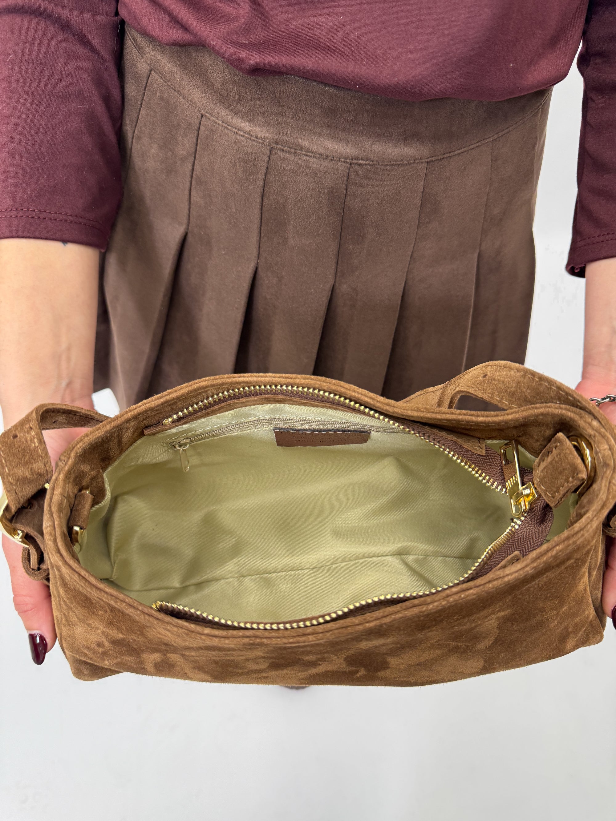 Borsa a spalla in vera pelle scamosciata Made in Italy