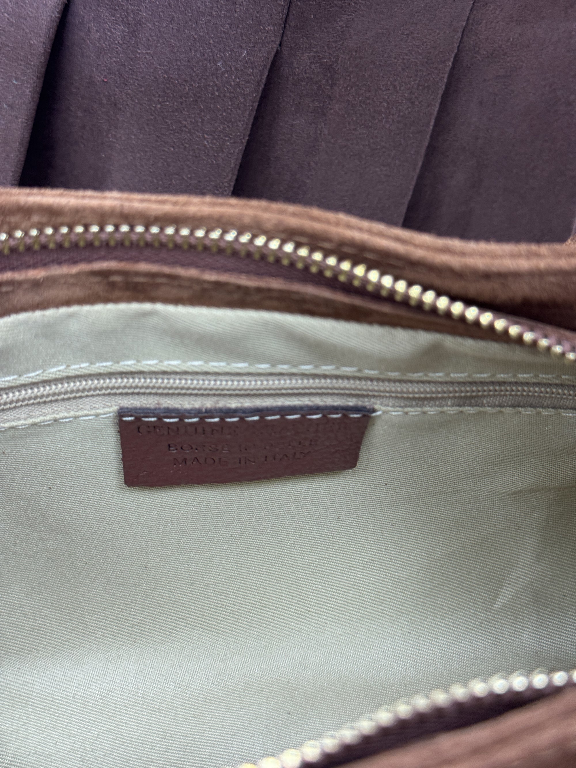 Borsa a spalla in vera pelle scamosciata Made in Italy