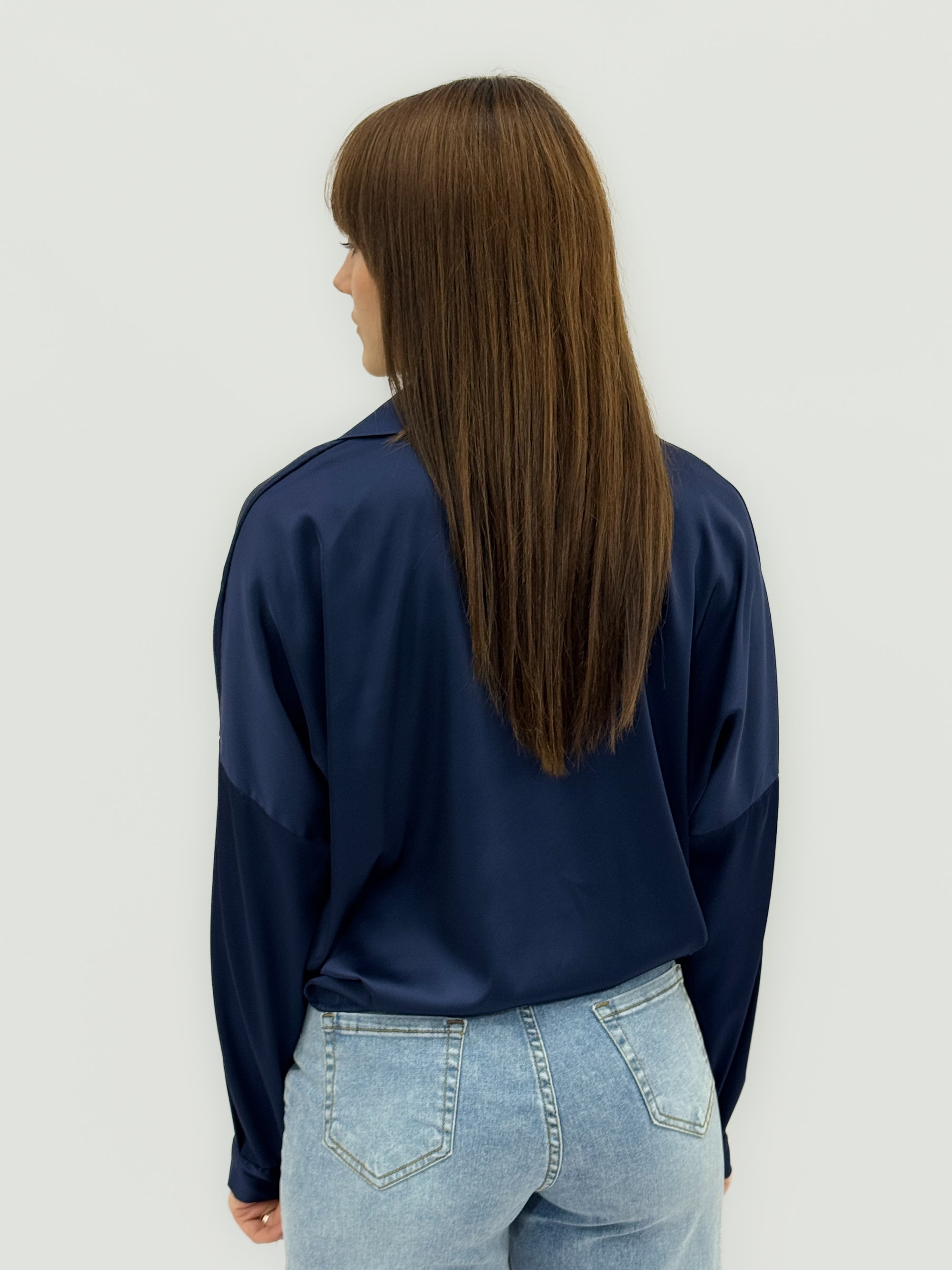 Camicia fluida con colletto e abbottonatura frontale