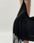 Borsa a spalla in suede con frange e borchie