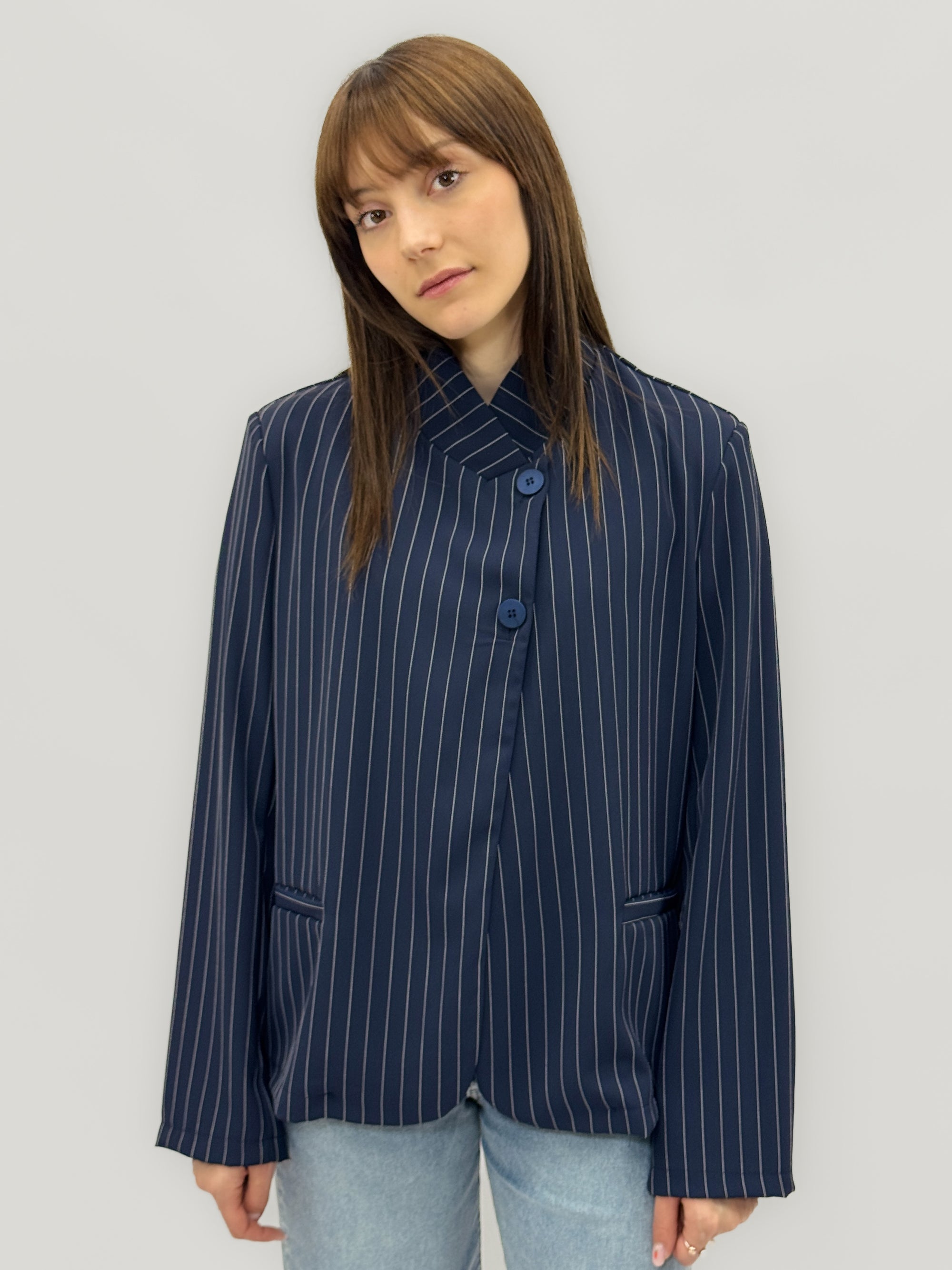 Blazer leggero con collo strutturato e righe sottili