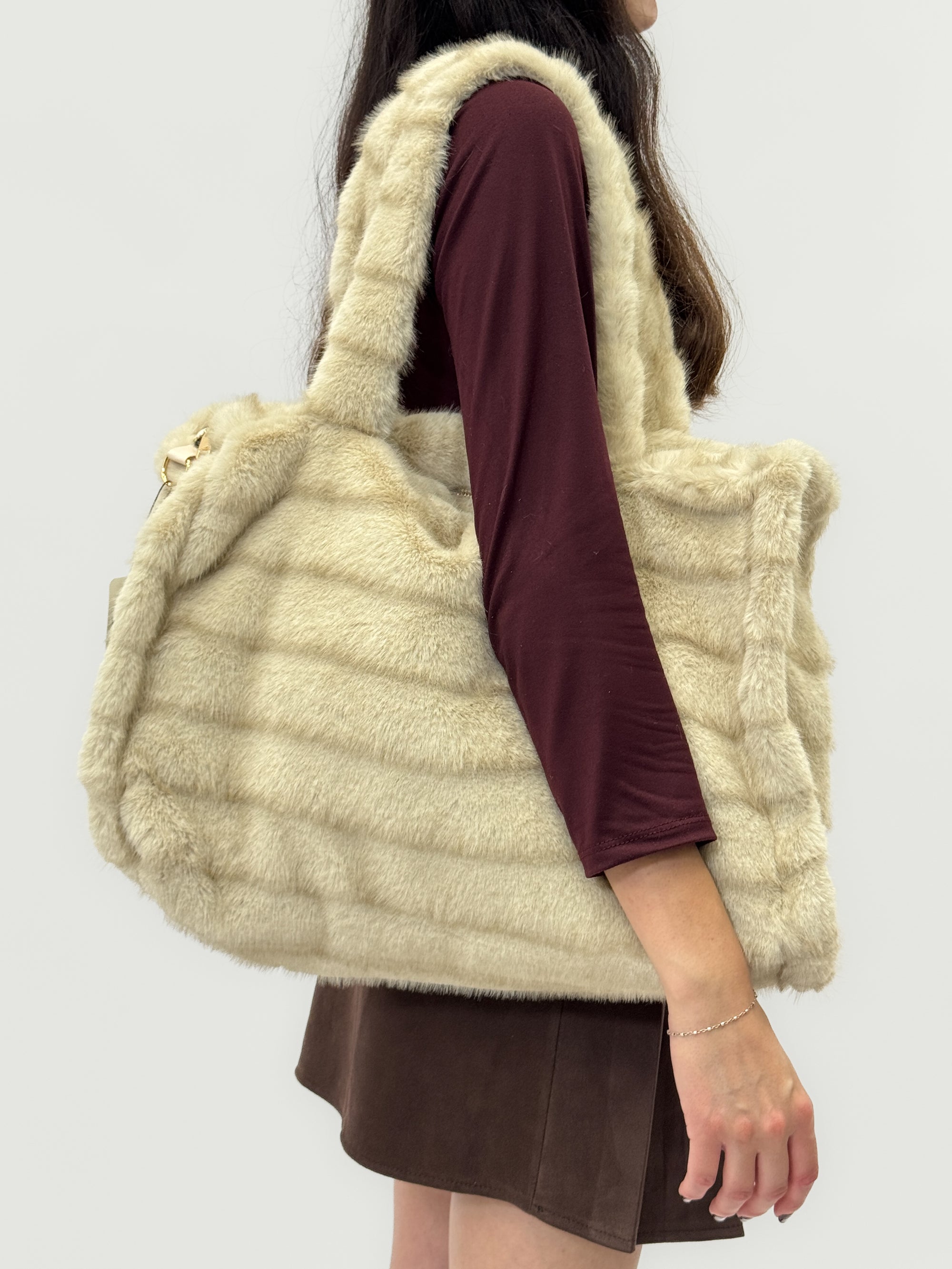 Maxi shopper in pelliccia ecologica