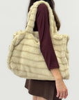 Maxi shopper in pelliccia ecologica