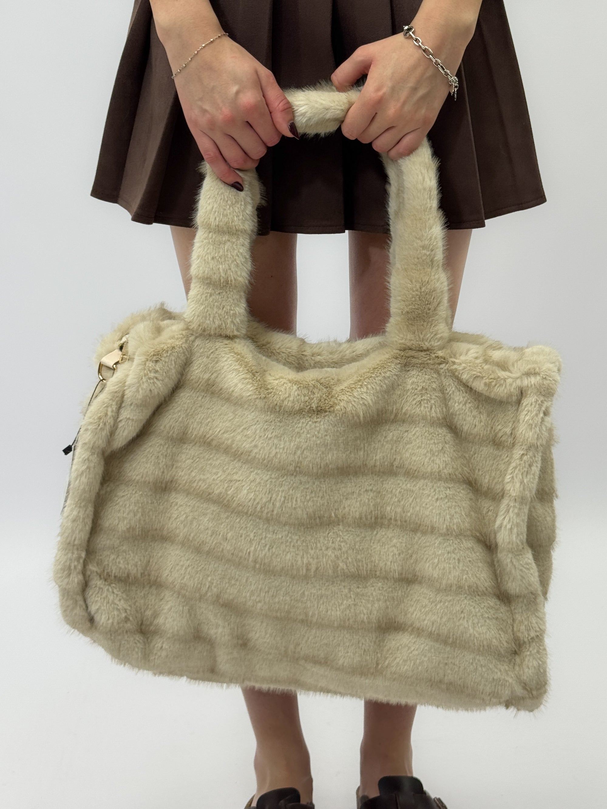 Maxi shopper in pelliccia ecologica